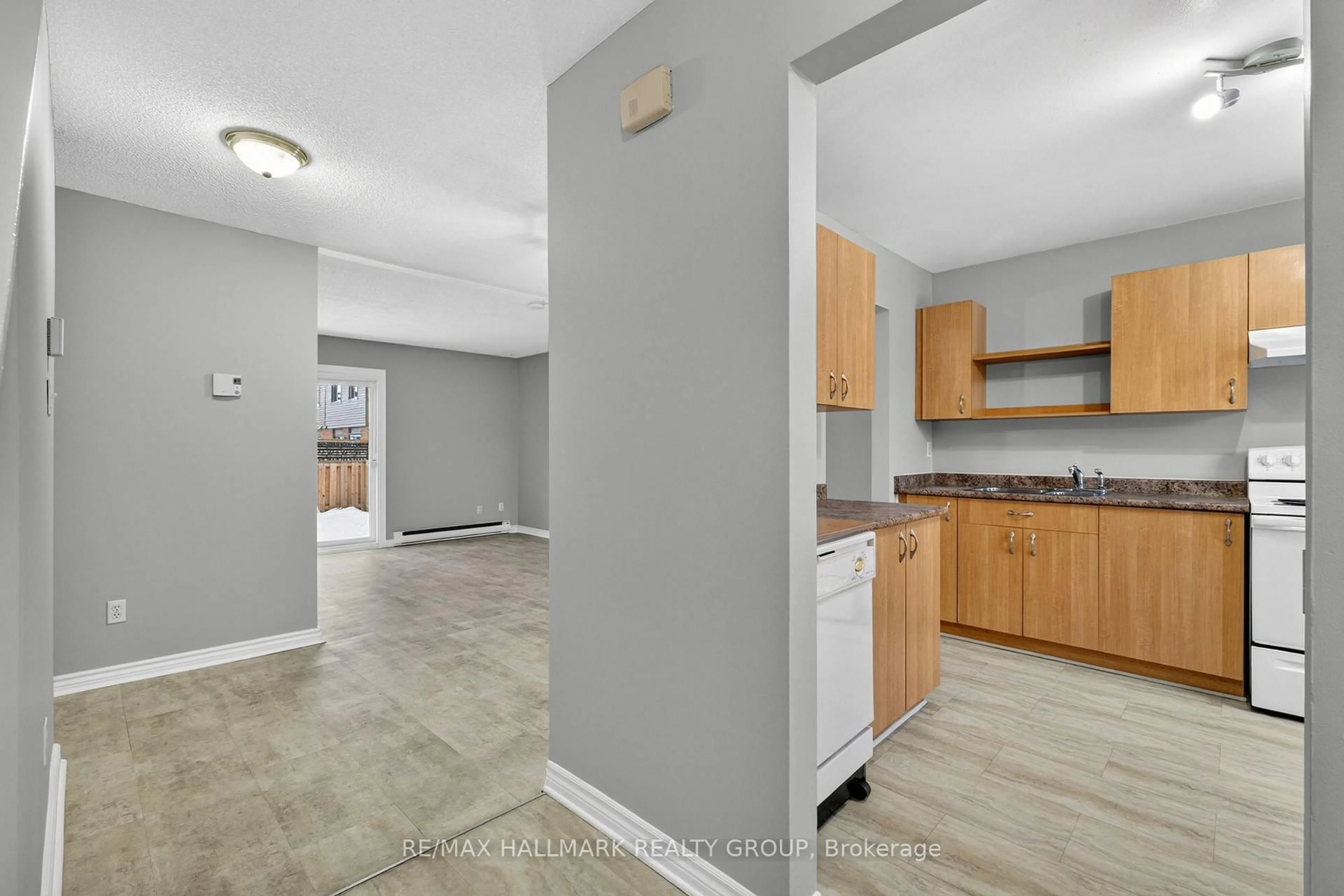 Unknown for 3219 Stockton Dr, Ottawa Ontario K1T 1S3