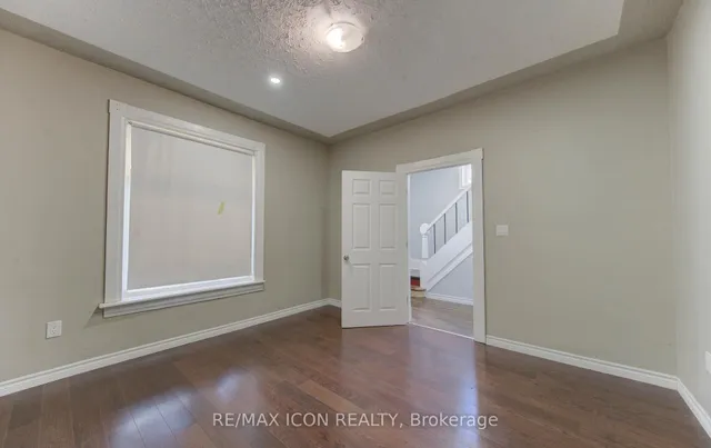 138 Courtland Ave, Kitchener 4