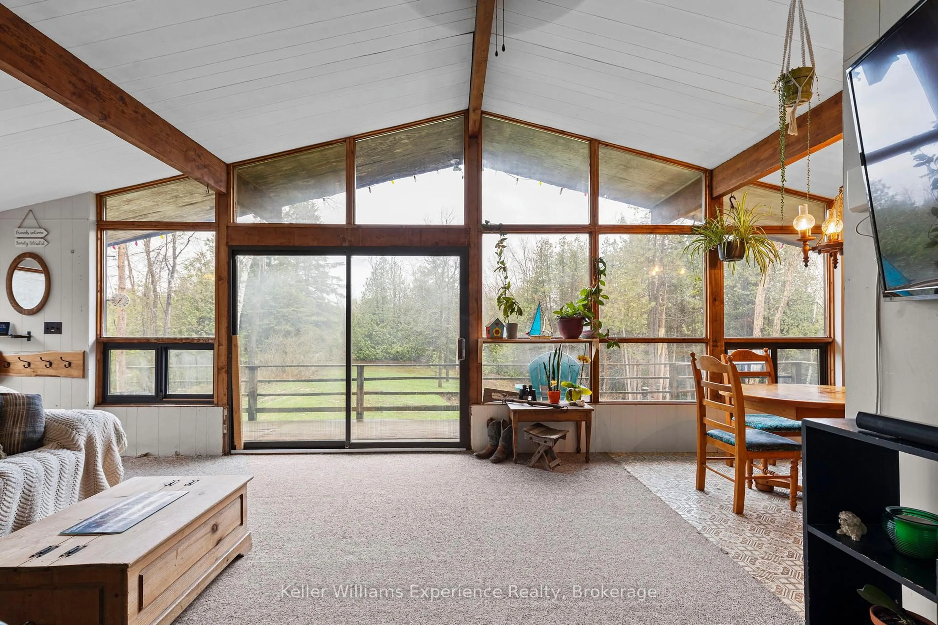 Indoor foyer for 31 Digby Laxton Boundary Rd, Kawartha Lakes Ontario K0M 2B0