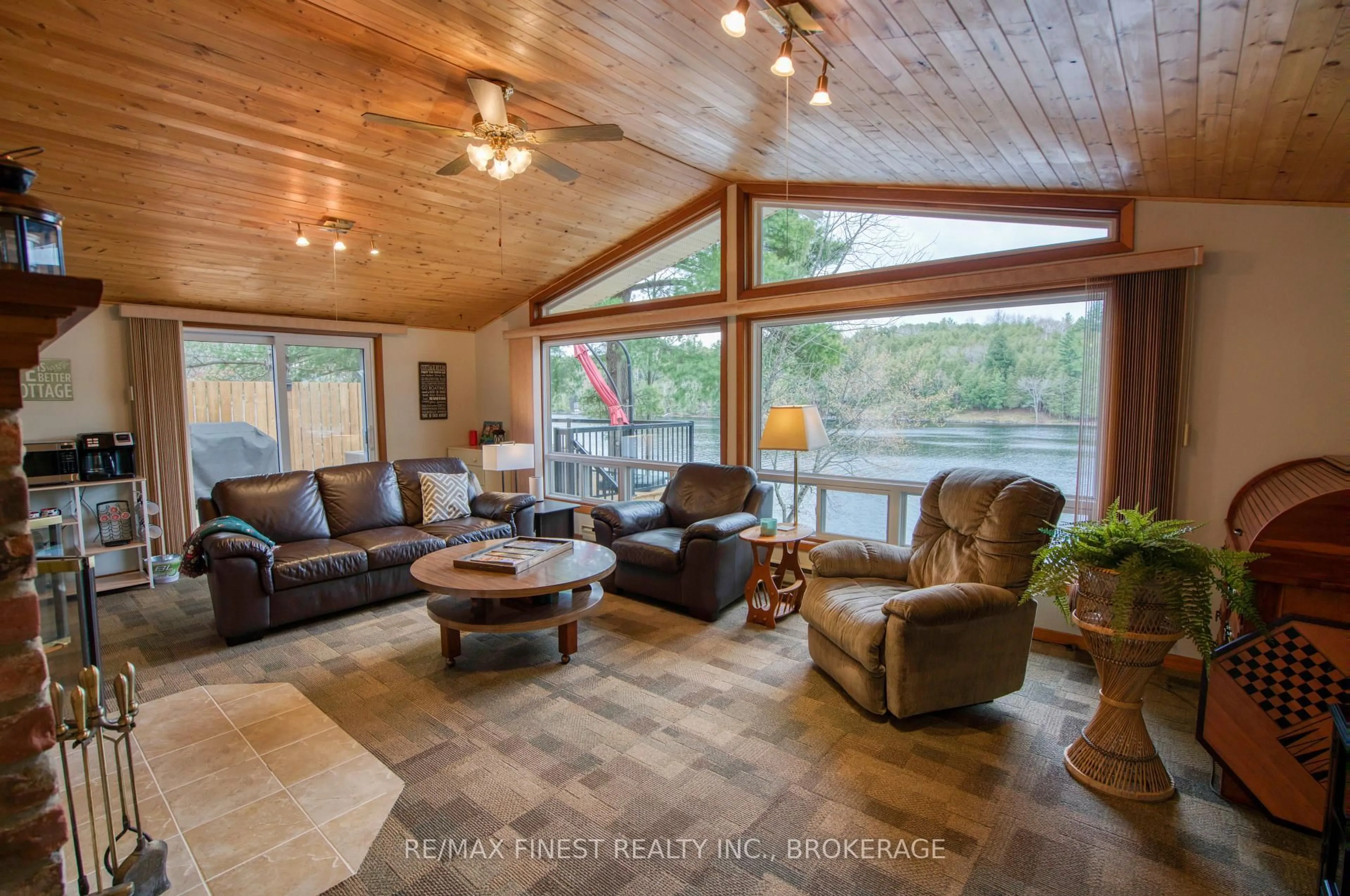 Living room with furniture, unknown for 1046 Turner Way, Arden Ontario K0H 1B0