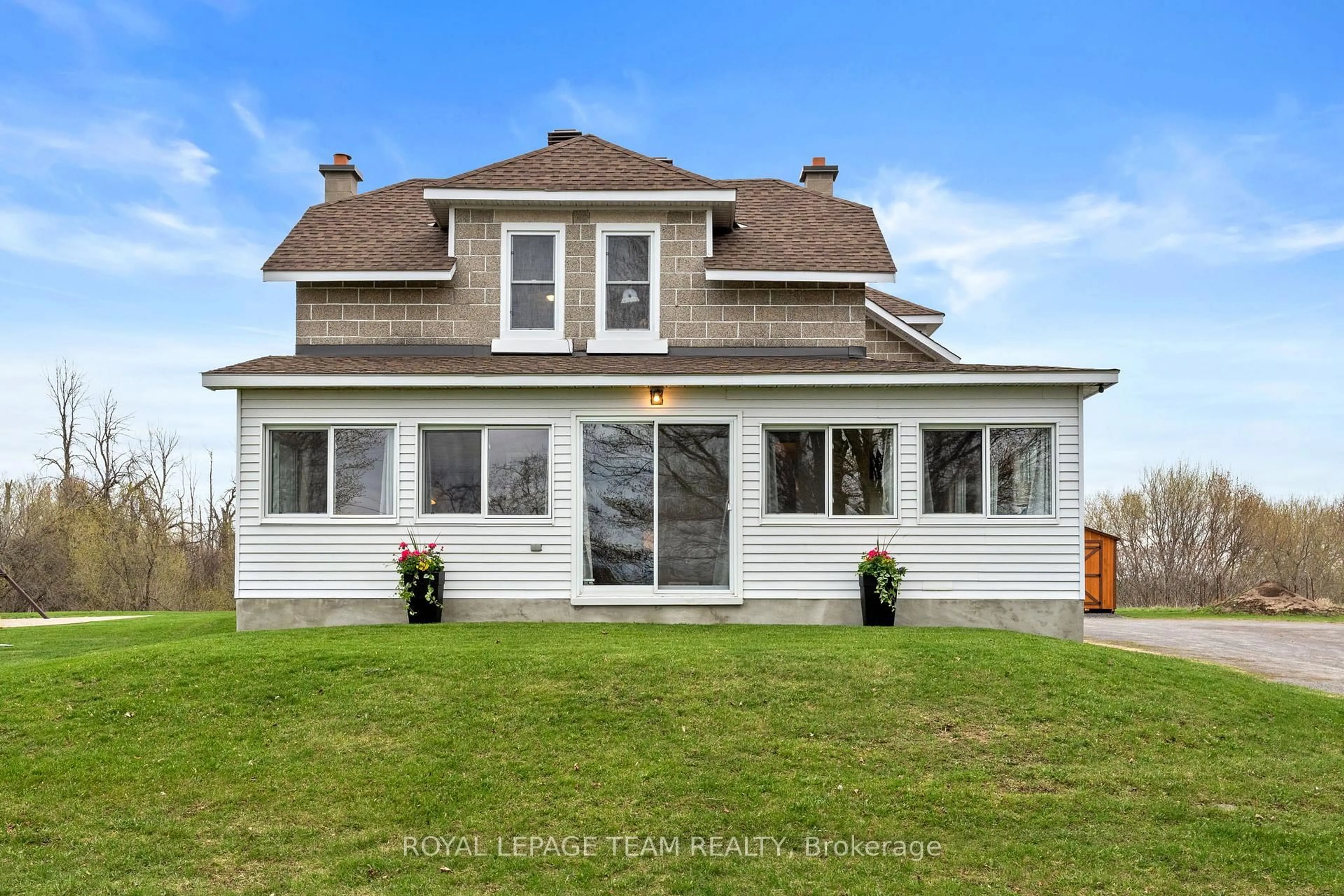 Home with vinyl exterior material, unknown for 5349 Bowesville Rd, Ottawa Ontario K1X 1B8