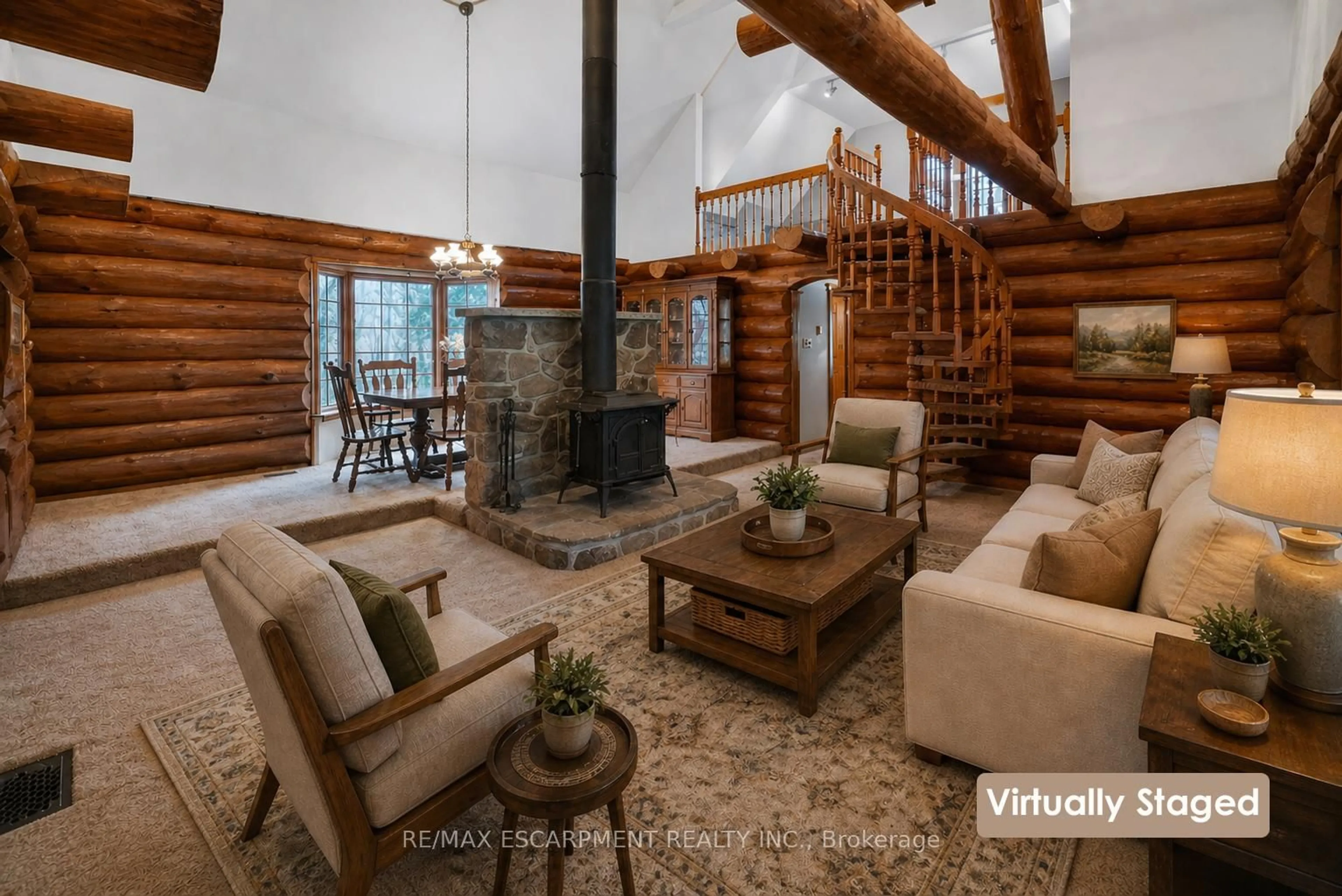 Living room with furniture, unknown for 61 Mountain Rd, Grimsby Ontario L3M 4E7