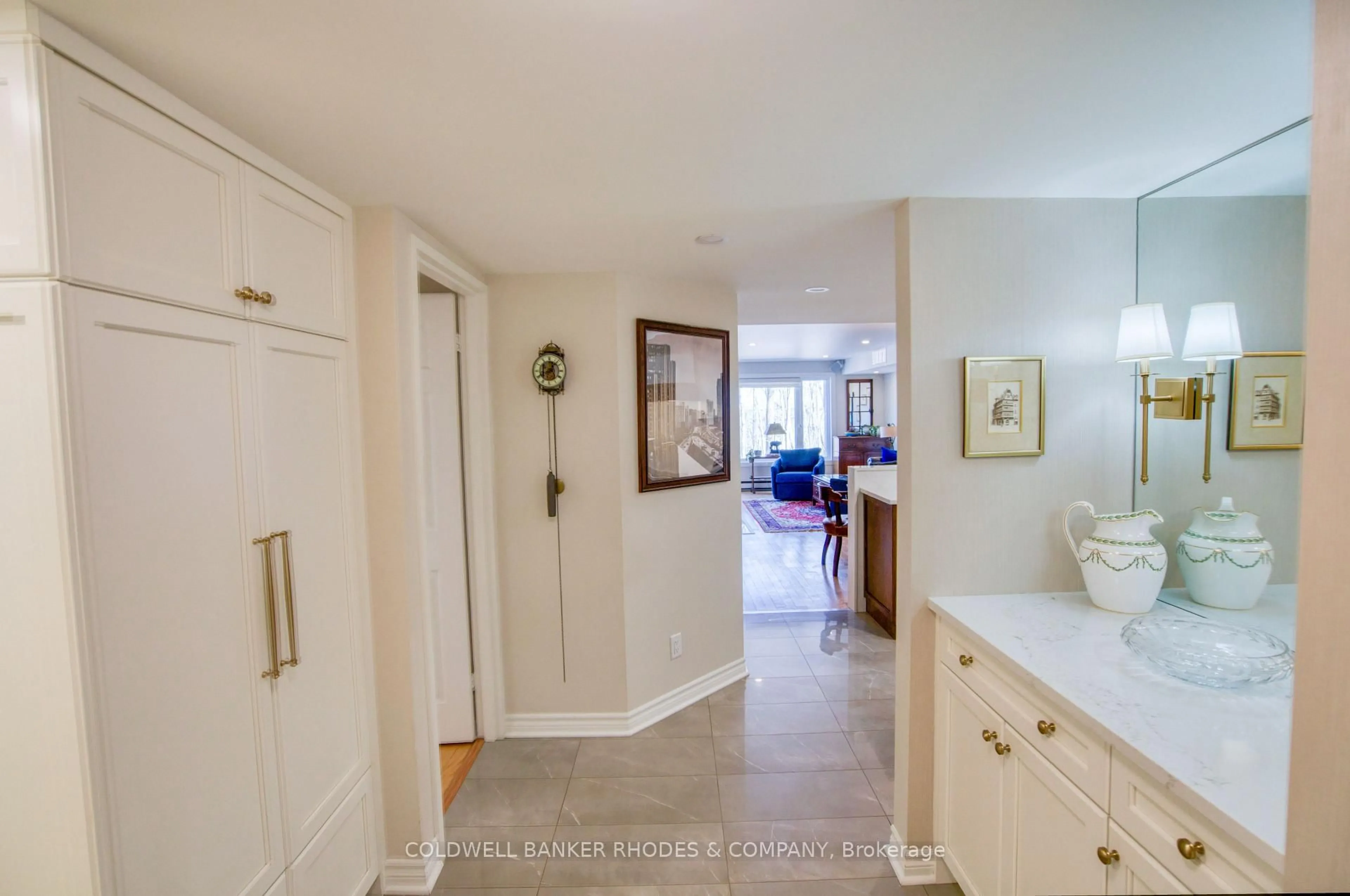 Indoor entryway for 259 Botanica Private #46B, Ottawa Ontario K1Y 4P8