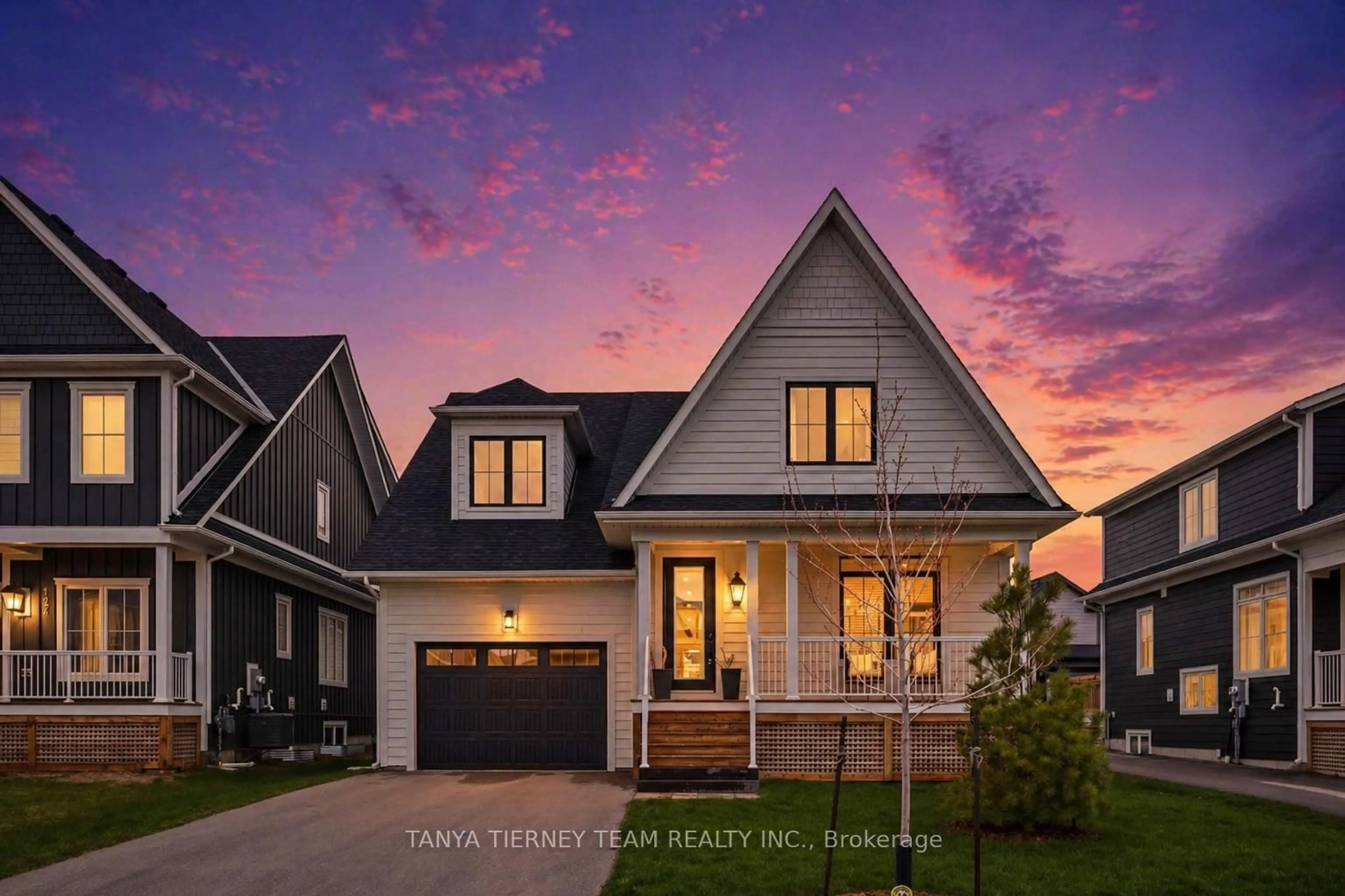 Home with brick exterior material, street for 122 Courtland St, Blue Mountains Ontario L9Y 5L8