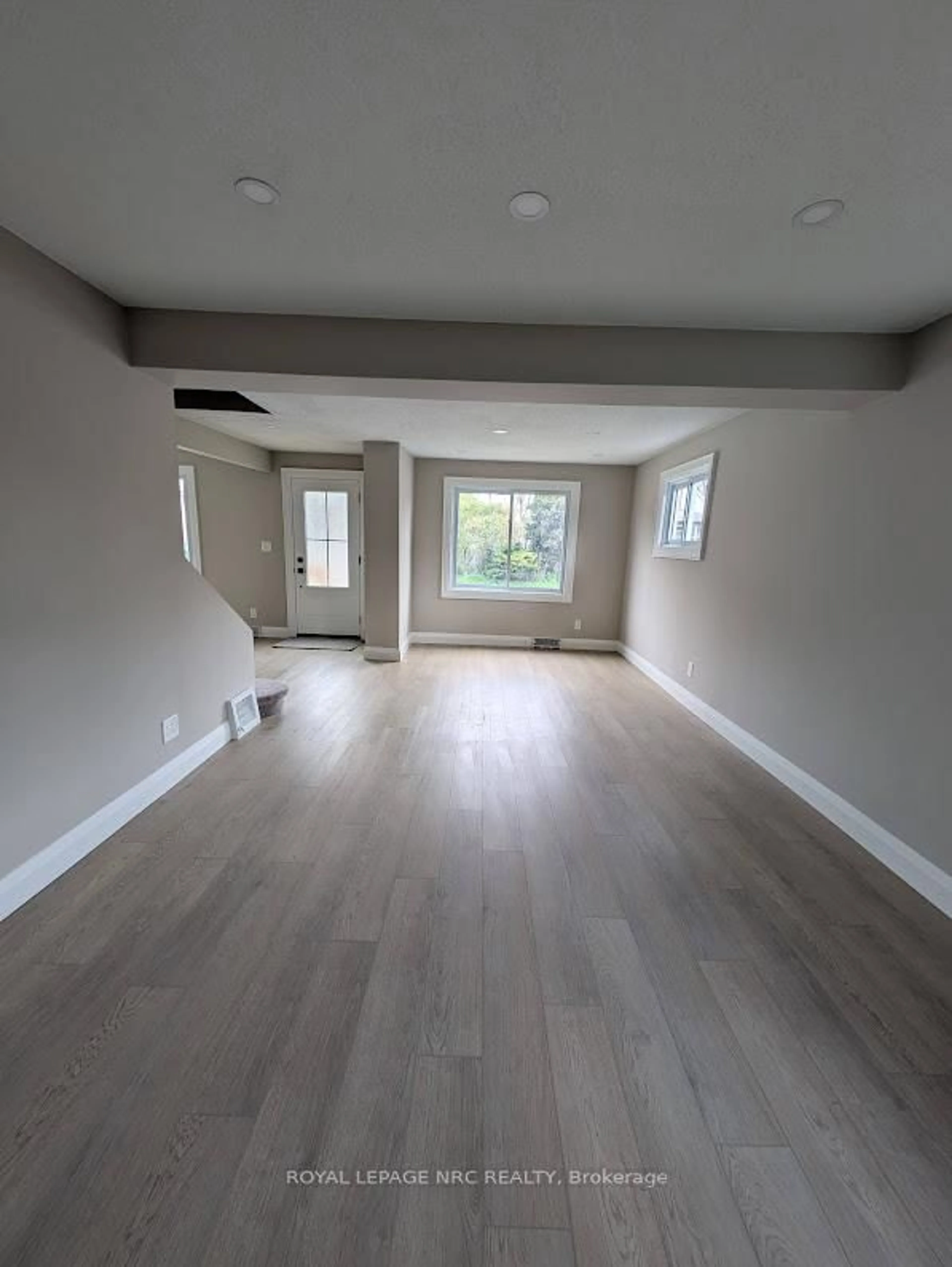 A pic of a room for 6486 Culp St, Niagara Falls Ontario L2G 2C1