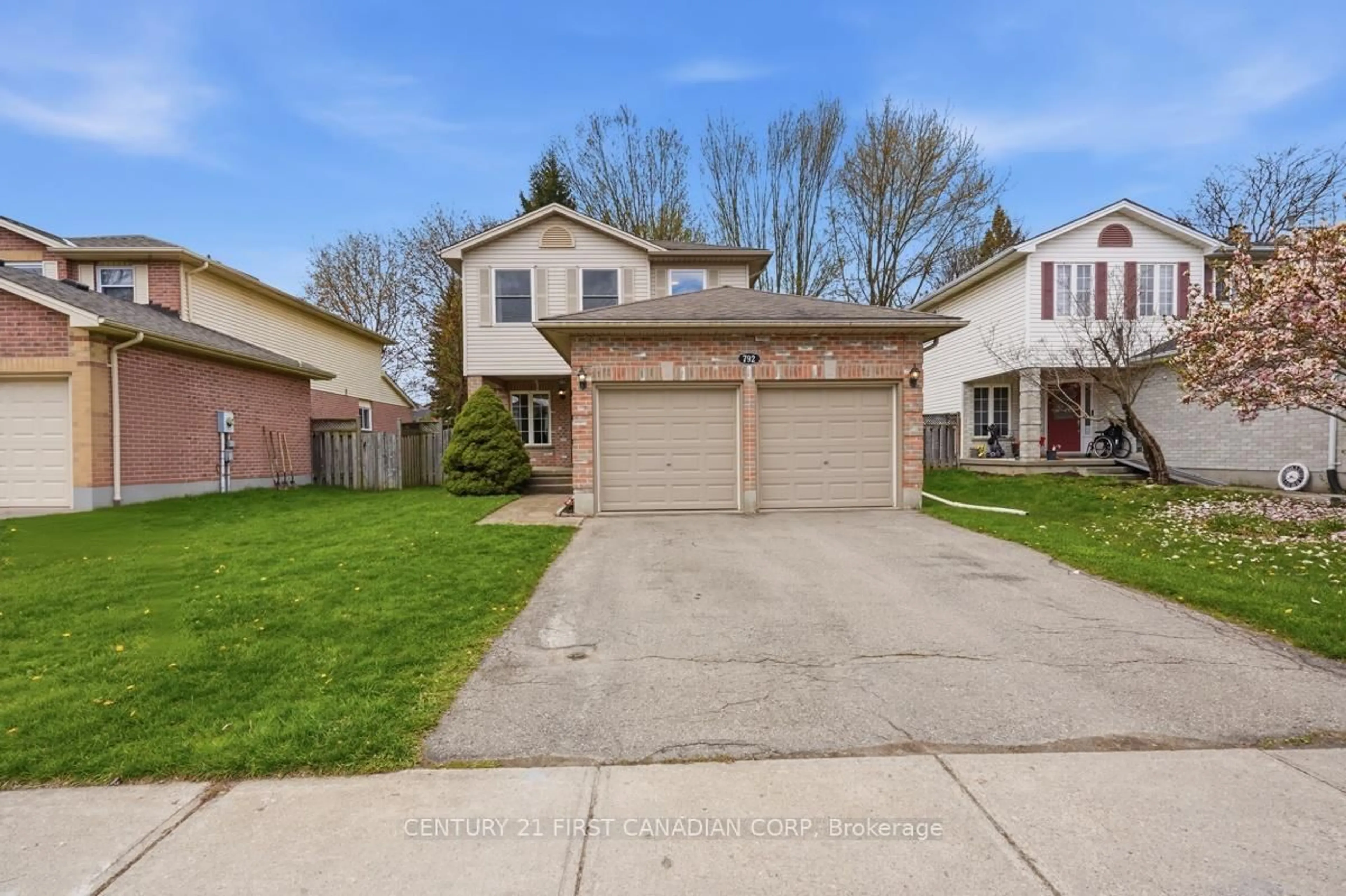 Unknown for 792 Guildwood Blvd, London North Ontario N6H 5G2