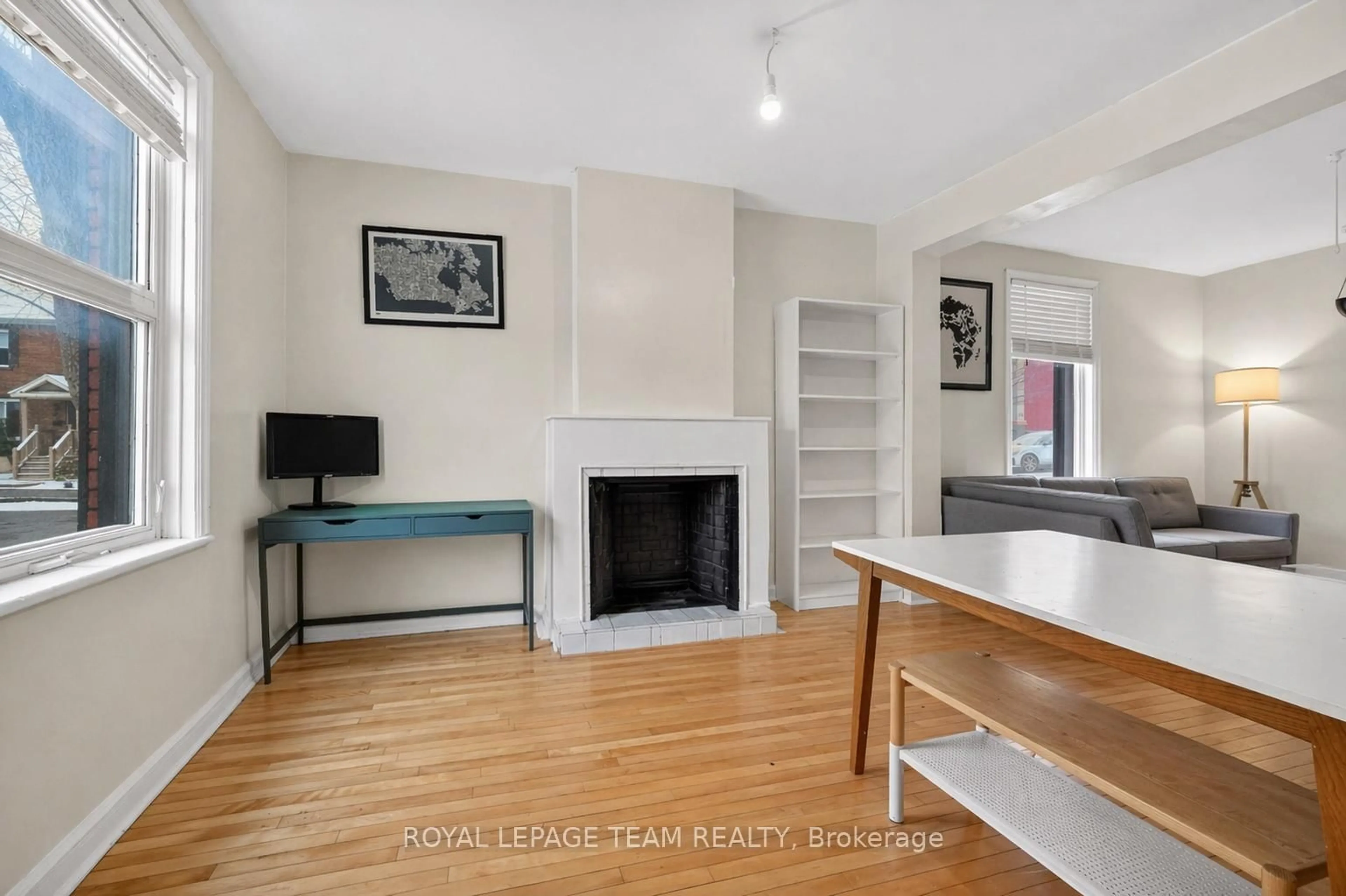 Unknown for 8 Lewis St, Ottawa Ontario K2P 0S3