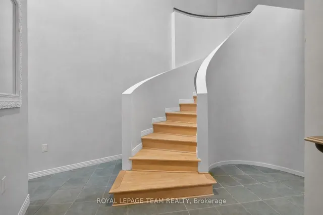10 Lewis St, Ottawa 3