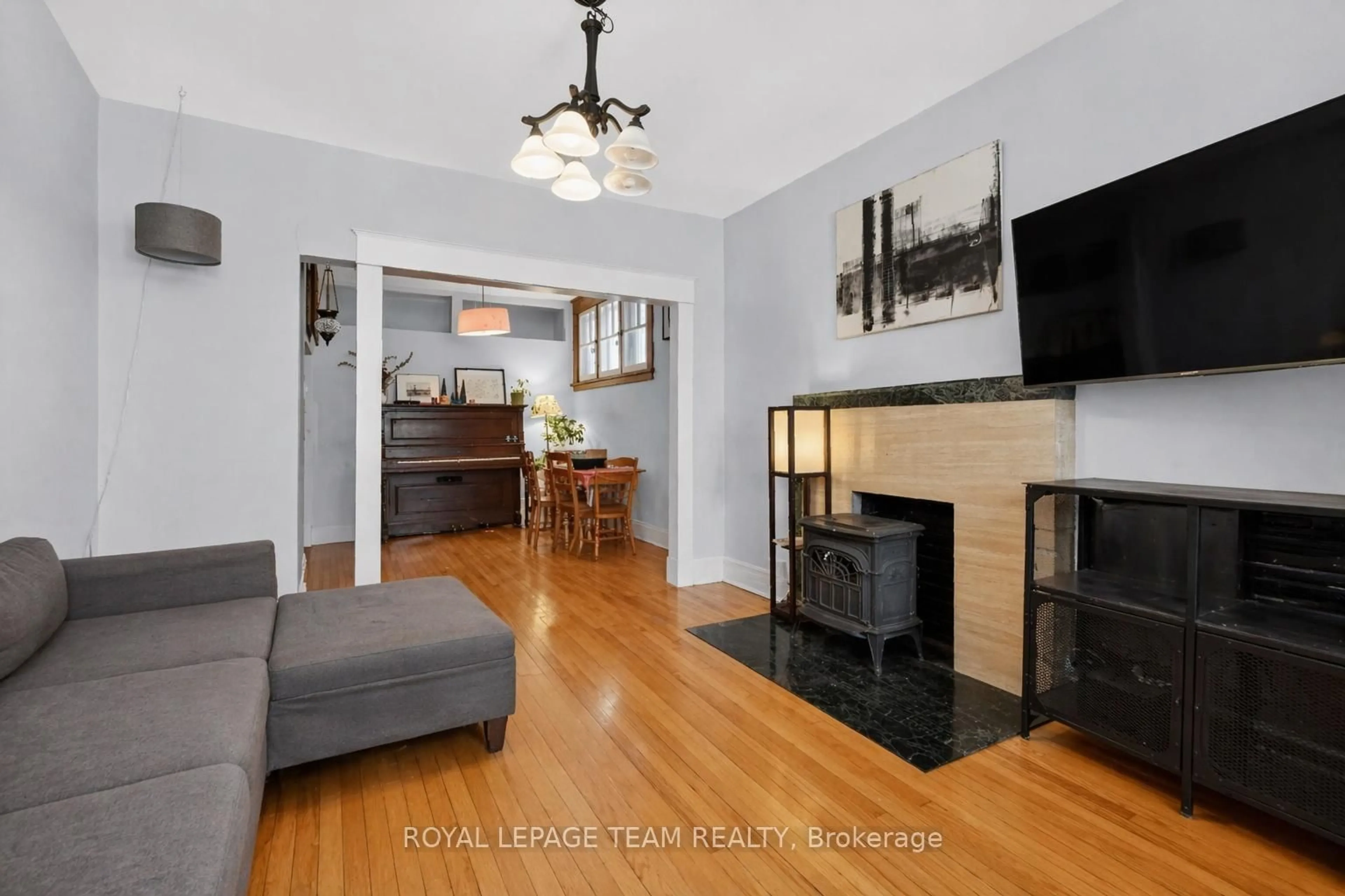 Living room with furniture, unknown for 12 Lewis St, Ottawa Ontario K2P 0S3