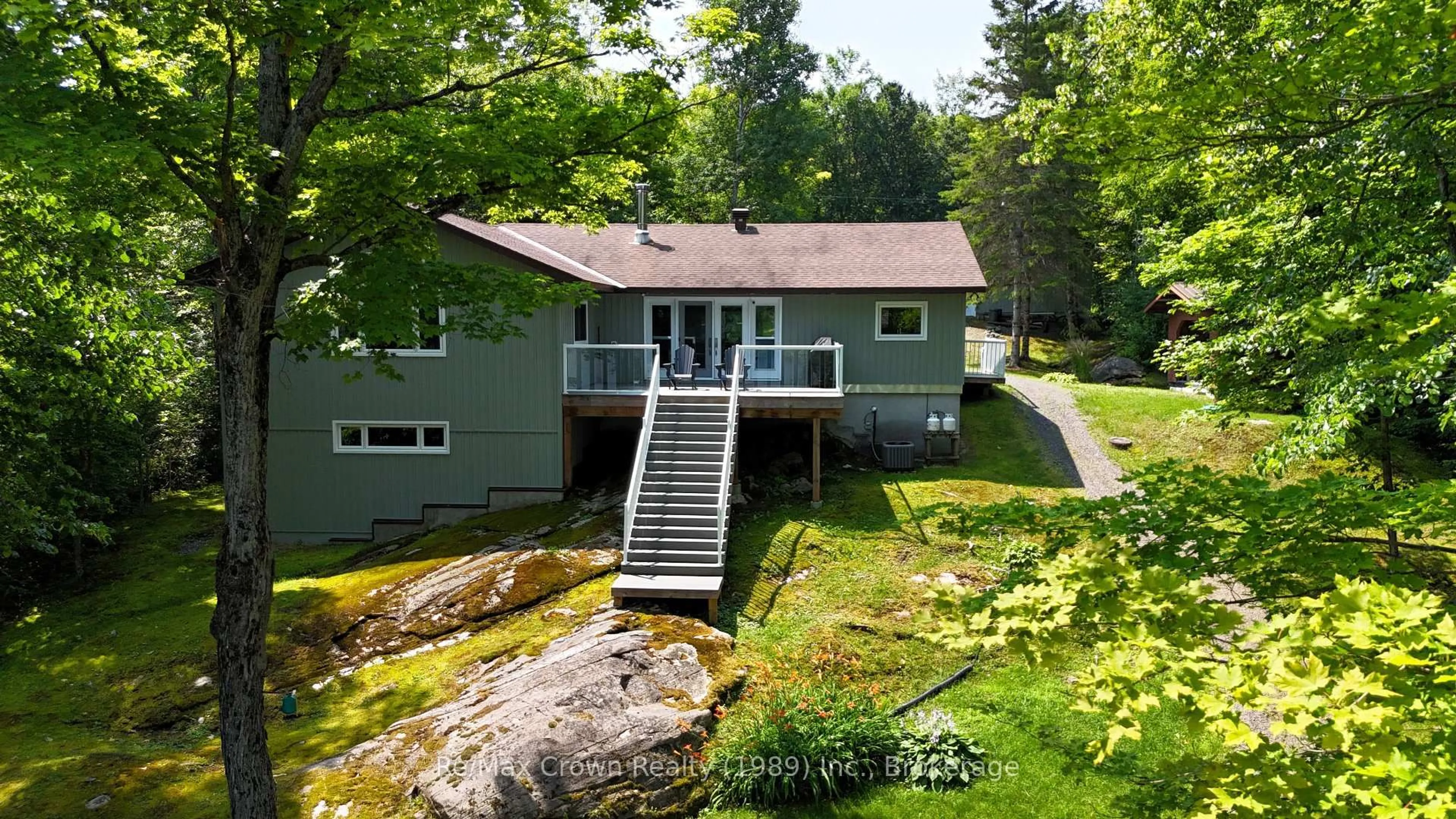A pic from outside/outdoor area/front of a property/back of a property/a pic from drone, water/lake/river/ocean view for 108 Murphy Dr, Parry Sound Remote Area Ontario P0H 1N0