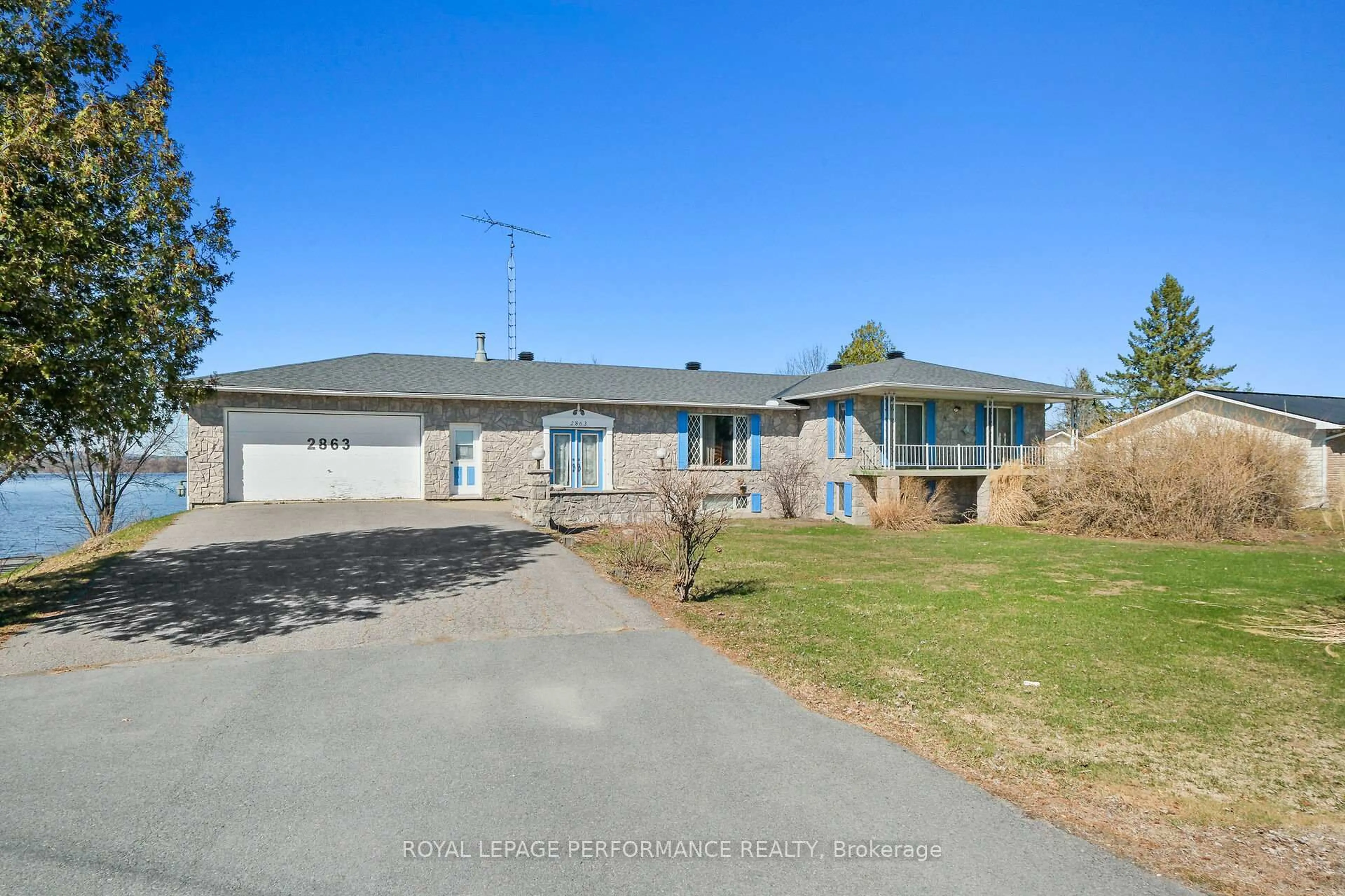 A pic from outside/outdoor area/front of a property/back of a property/a pic from drone, street for 2863 Rue Principale St, Alfred and Plantagenet Ontario K0A 3K0