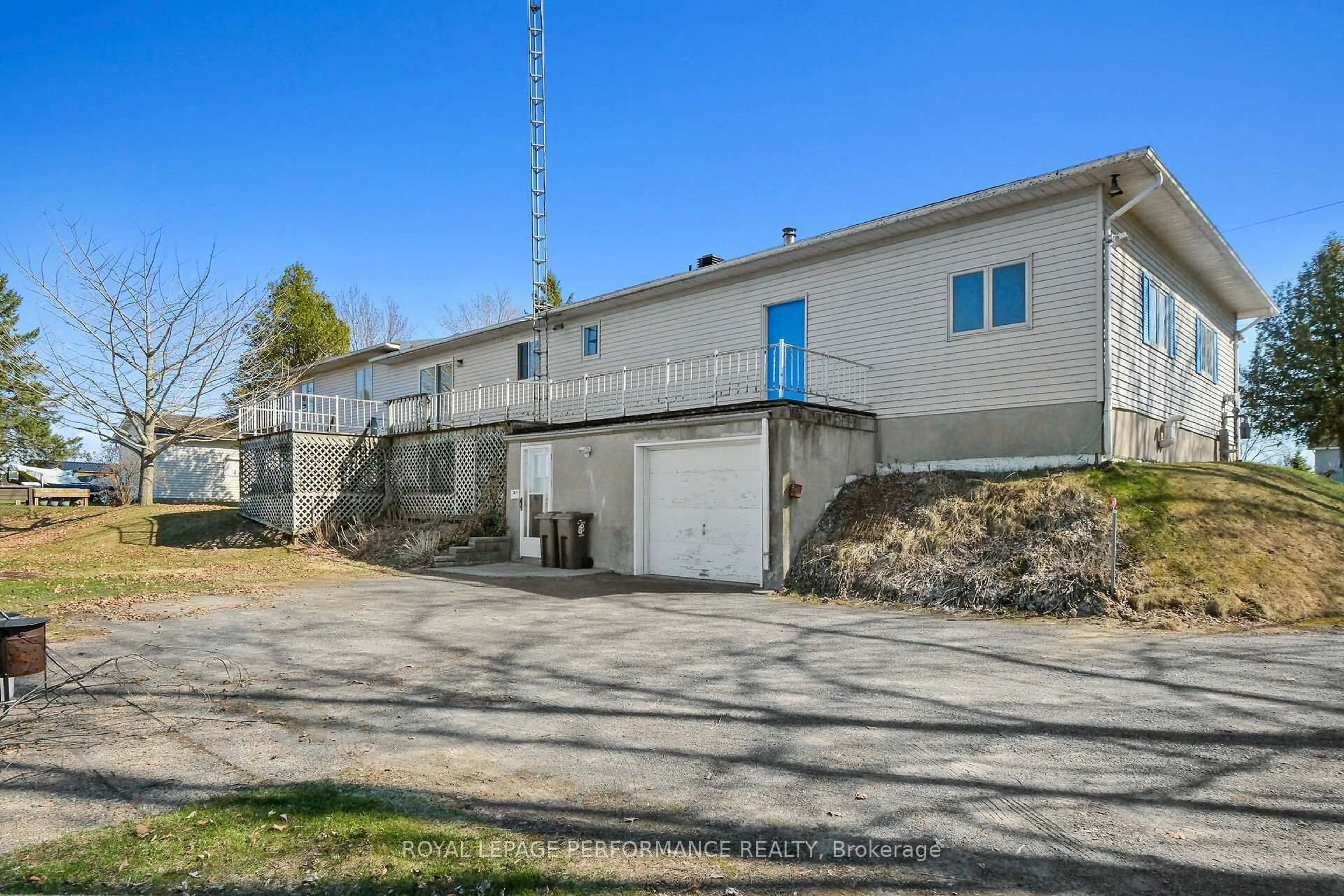 A pic from outside/outdoor area/front of a property/back of a property/a pic from drone, building for 2863 Rue Principale St, Alfred and Plantagenet Ontario K0A 3K0