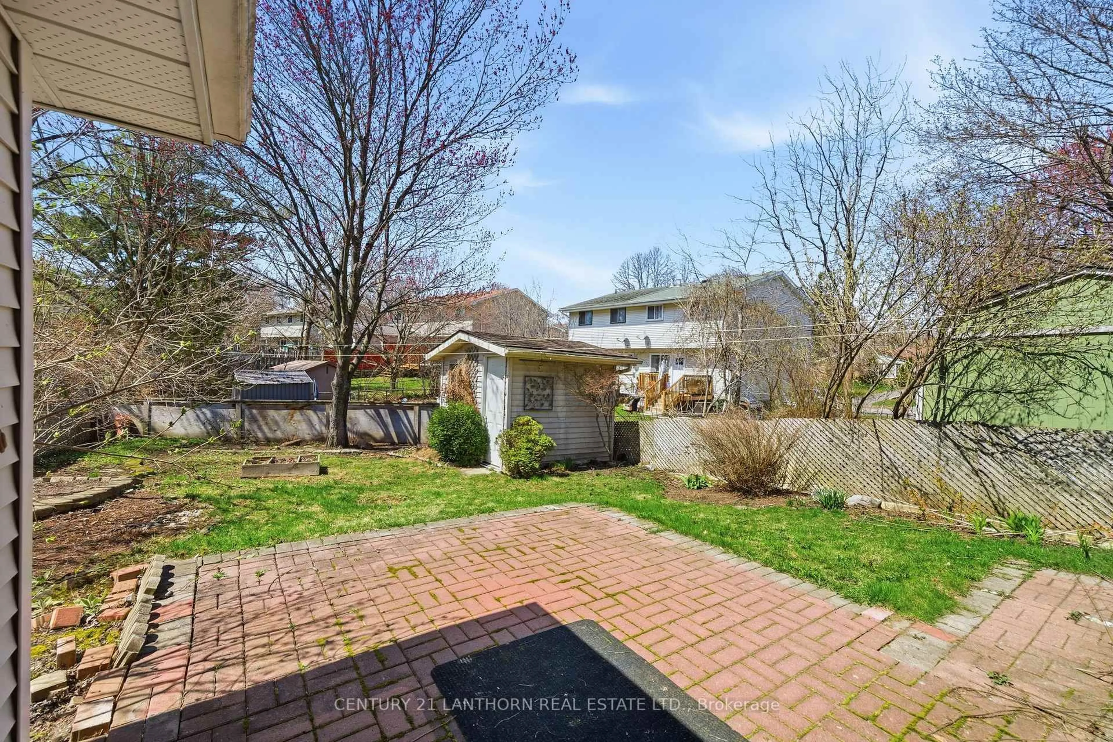 A pic from outside/outdoor area/front of a property/back of a property/a pic from drone, street for 58 Folger St, Kingston Ontario K7K 4Y6