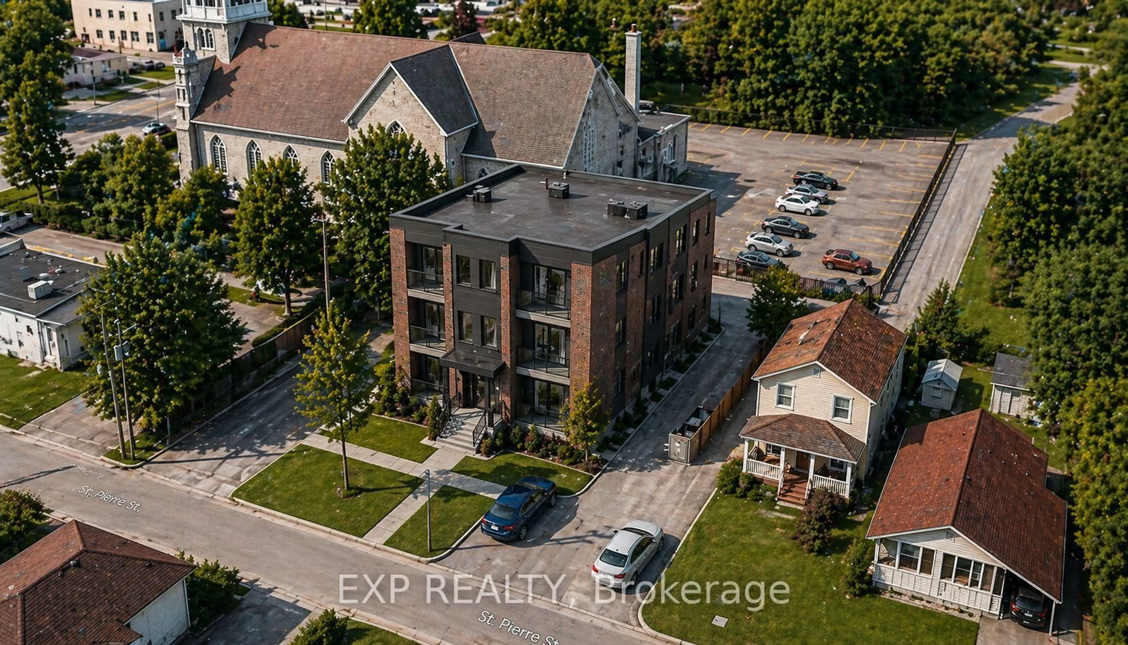 A pic from outside/outdoor area/front of a property/back of a property/a pic from drone, building for 1158 ST PIERRE St, Orleans Ontario K1C 1L5