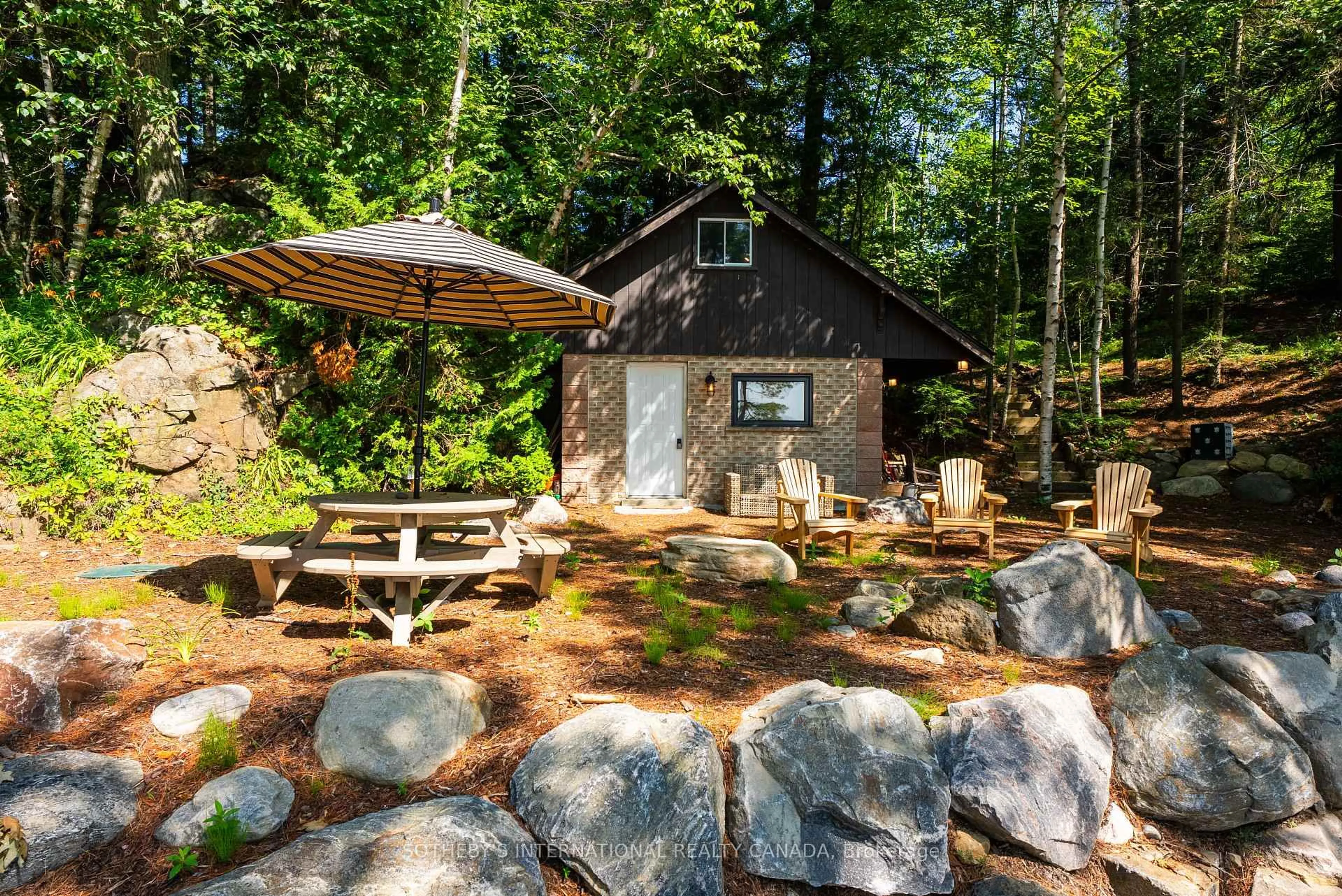 Patio, unknown for 1023 Mccabe Rd, Lake of Bays Ontario P0B 1A0