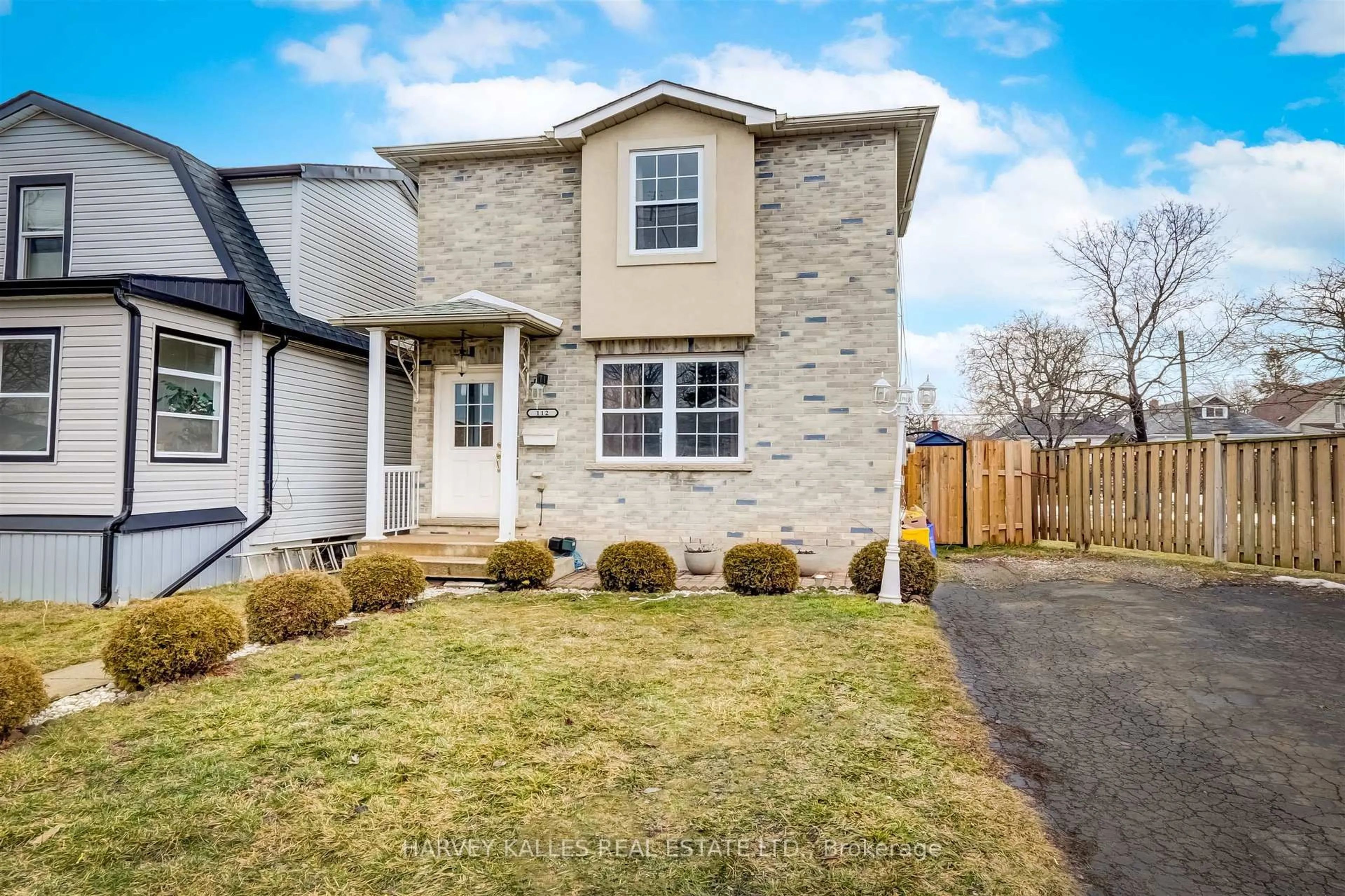 Home with brick exterior material, street for 112 Wexford Ave, Hamilton Ontario L8H 4M4