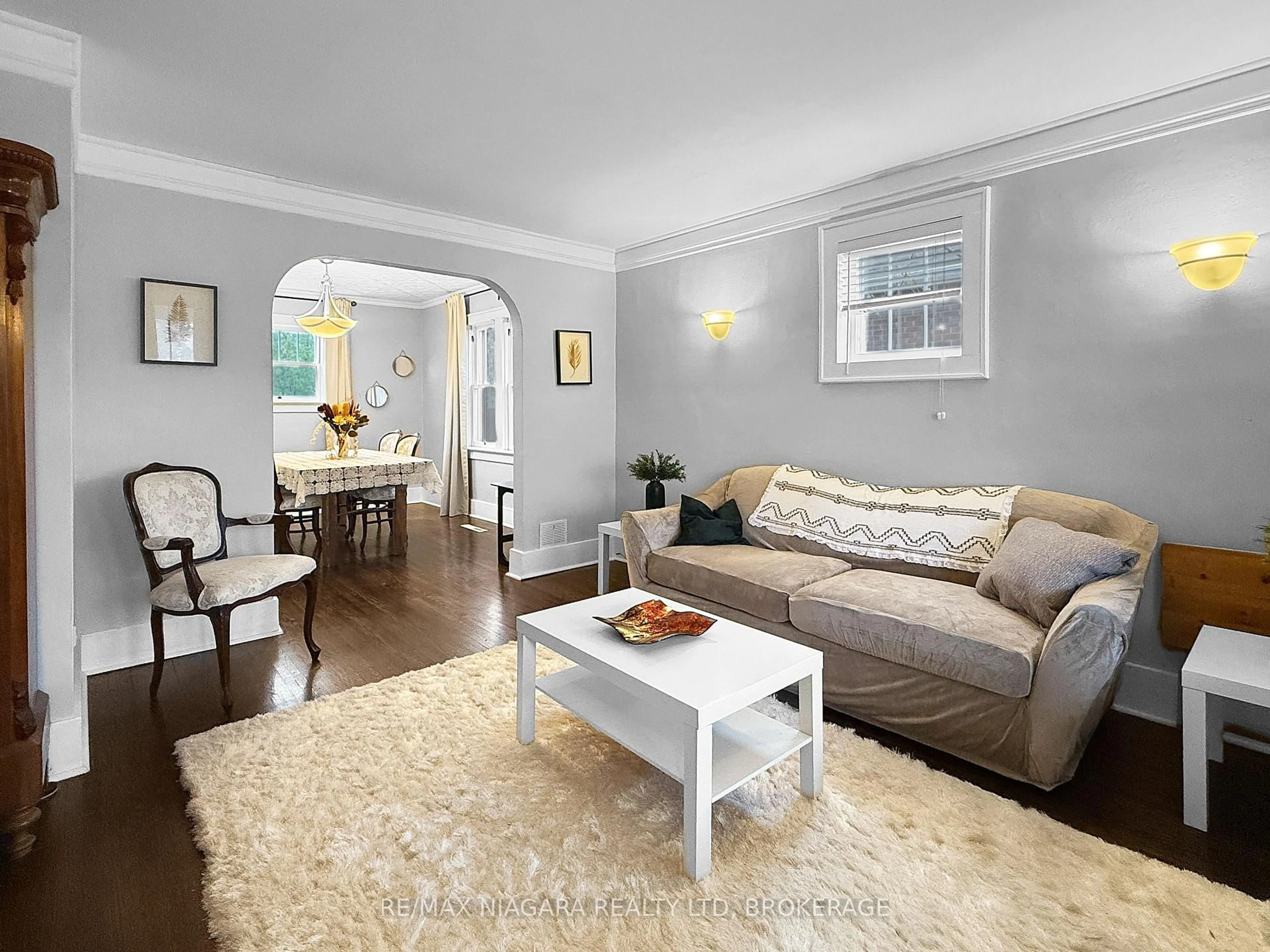 Living room with furniture, unknown for 361 Bowen Rd, Fort Erie Ontario L2A 2Z2