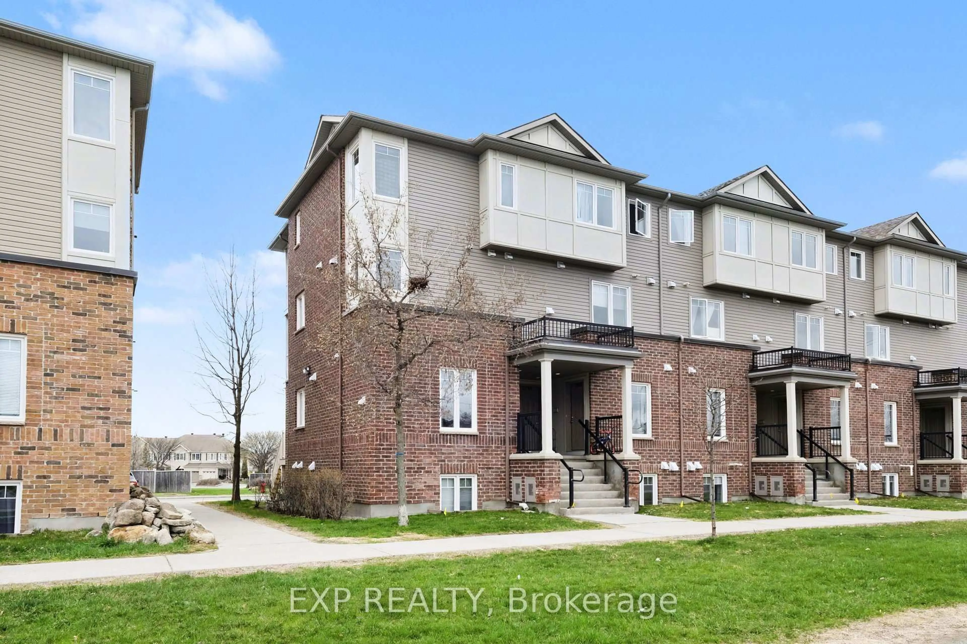 Unknown for 2563 Longfields Dr, Ottawa Ontario K2J 2L7