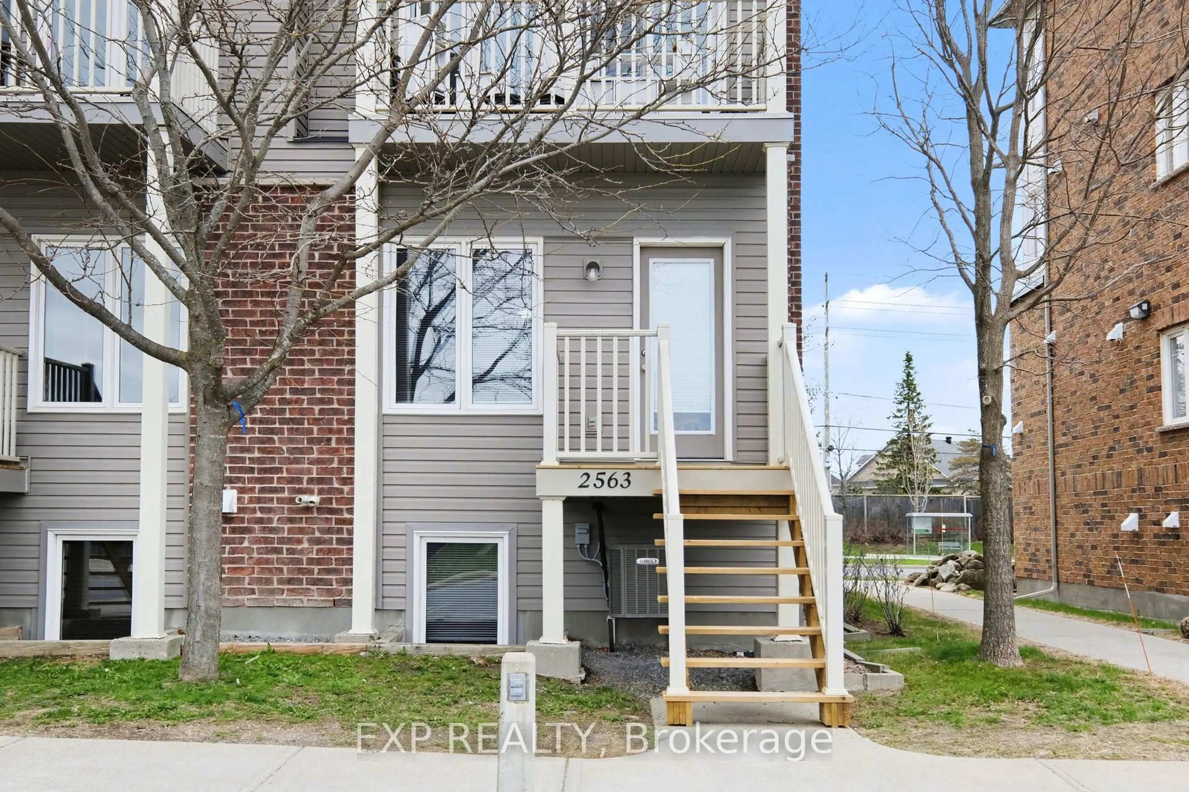 Unknown for 2563 Longfields Dr, Ottawa Ontario K2J 2L7