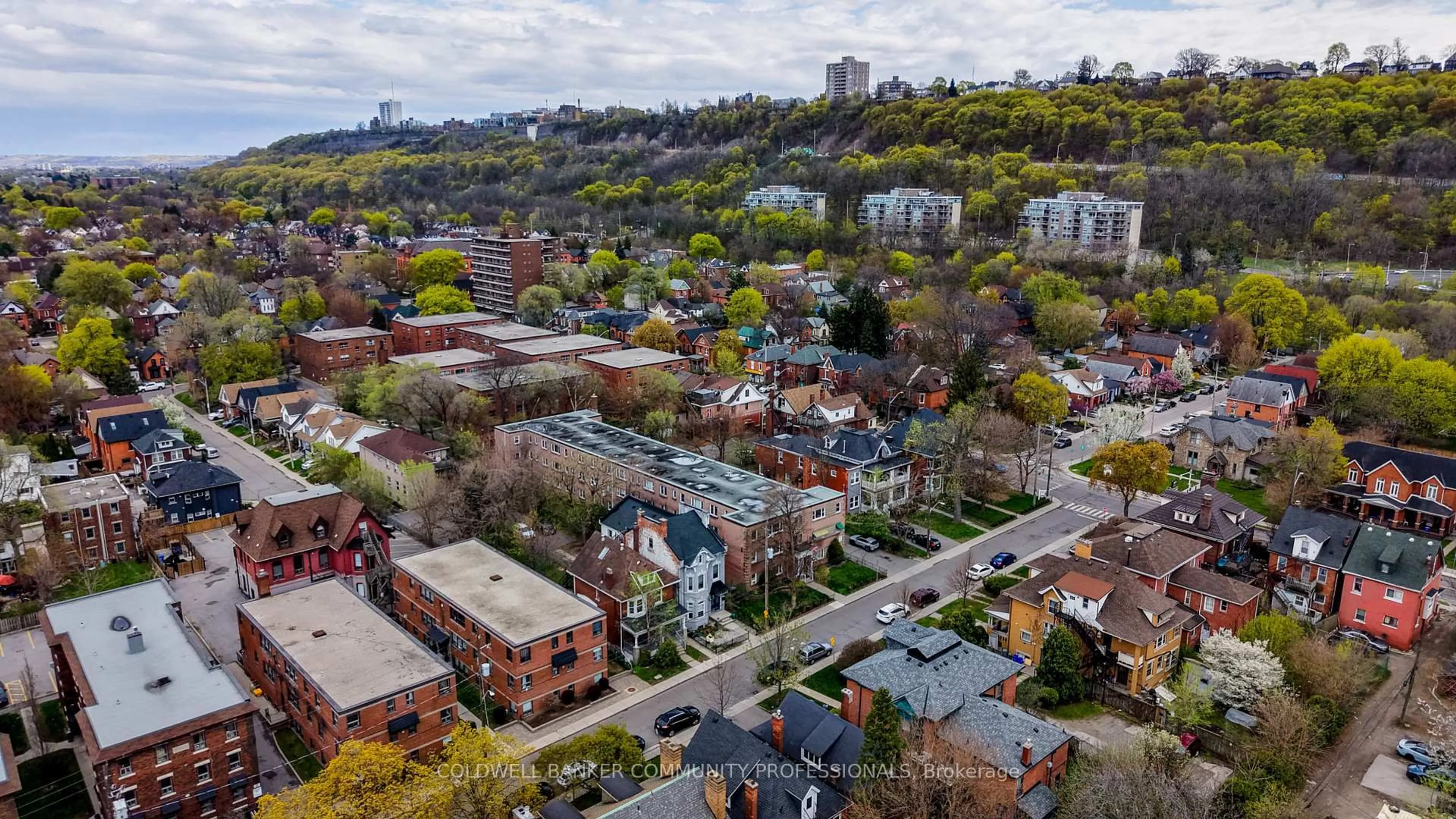 A pic from outside/outdoor area/front of a property/back of a property/a pic from drone, city buildings view from balcony for 137 Emerald St, Hamilton Ontario L8N 2V4