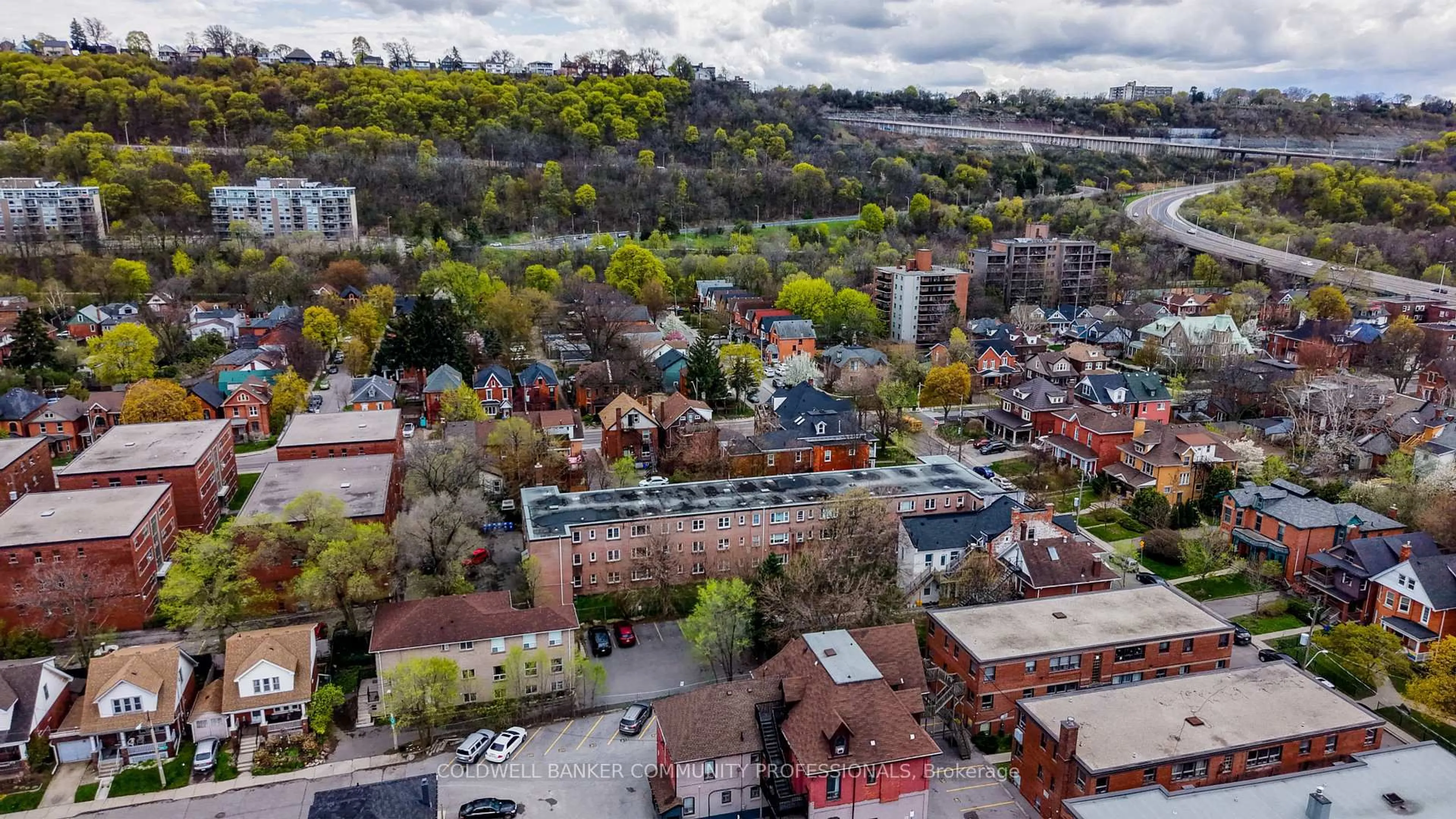 A pic from outside/outdoor area/front of a property/back of a property/a pic from drone, city buildings view from balcony for 137 Emerald St, Hamilton Ontario L8N 2V4