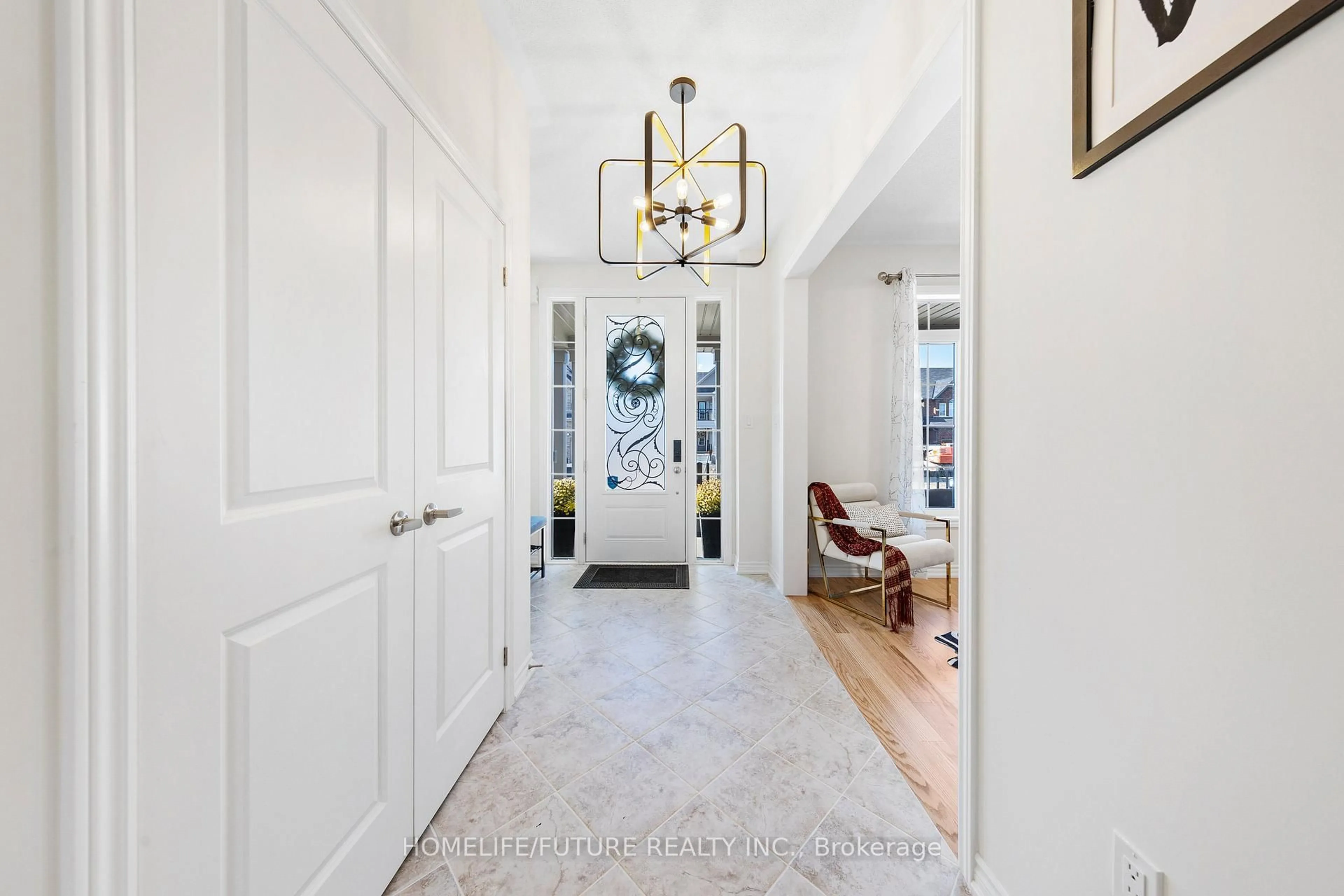 Indoor entryway for 91 Hennessey Cres, Kawartha Lakes Ontario K9V 0P4