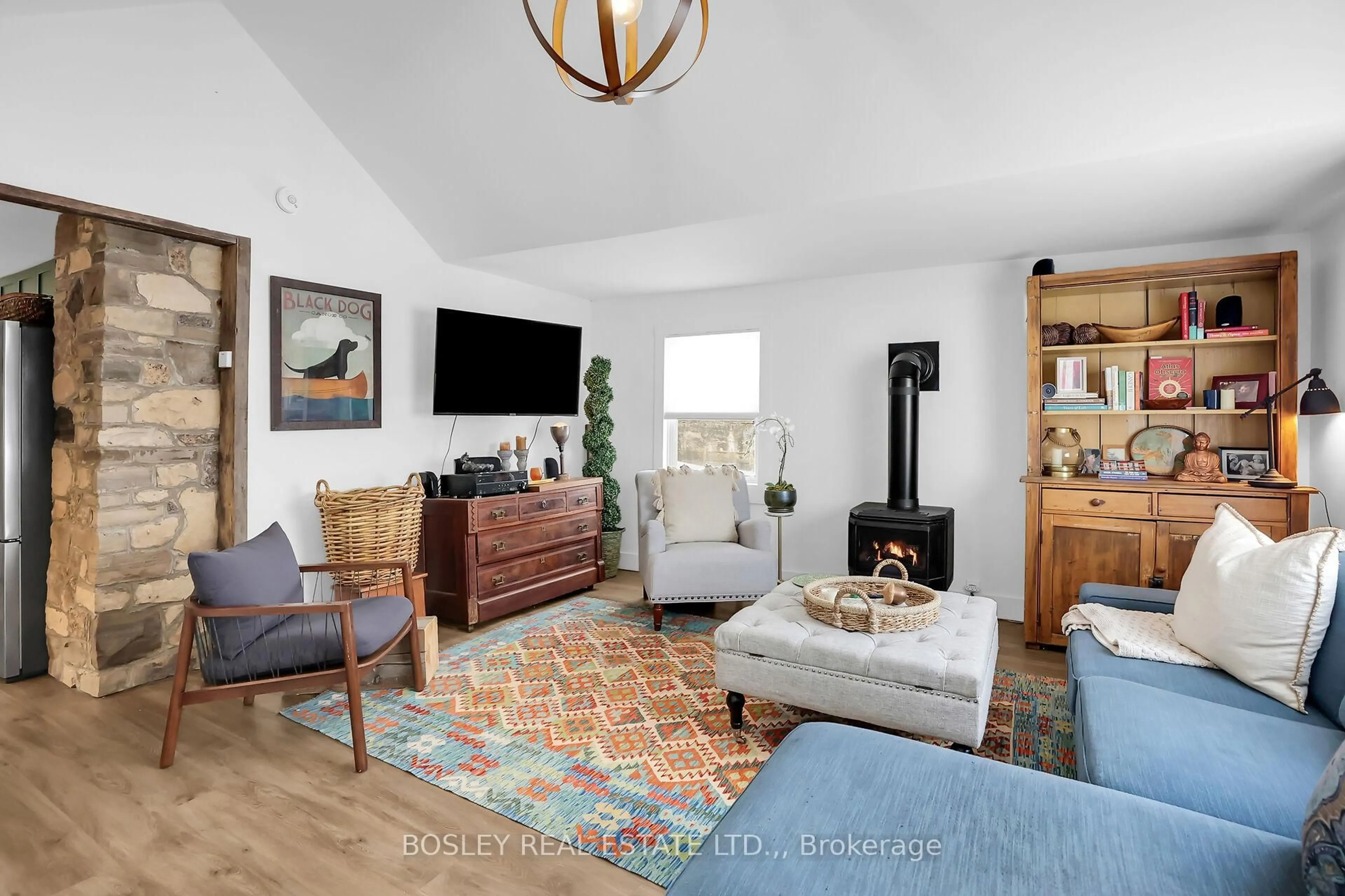 Living room with furniture, unknown for 29 Dumfries St, Niagara-on-the-Lake Ontario L0S 1L0