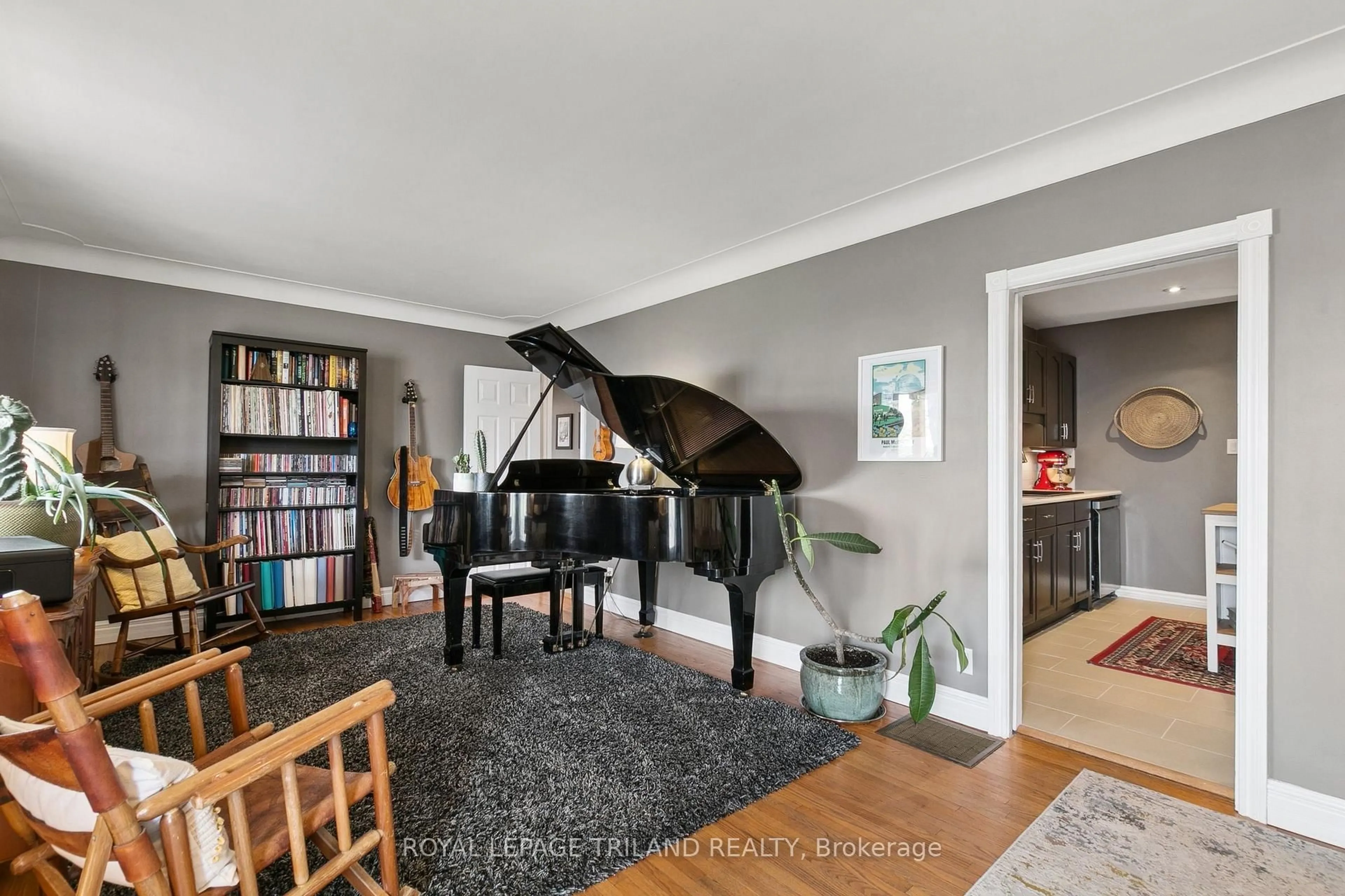 Unknown for 298 Sunset Dr, Central Elgin Ontario N5R 3C5