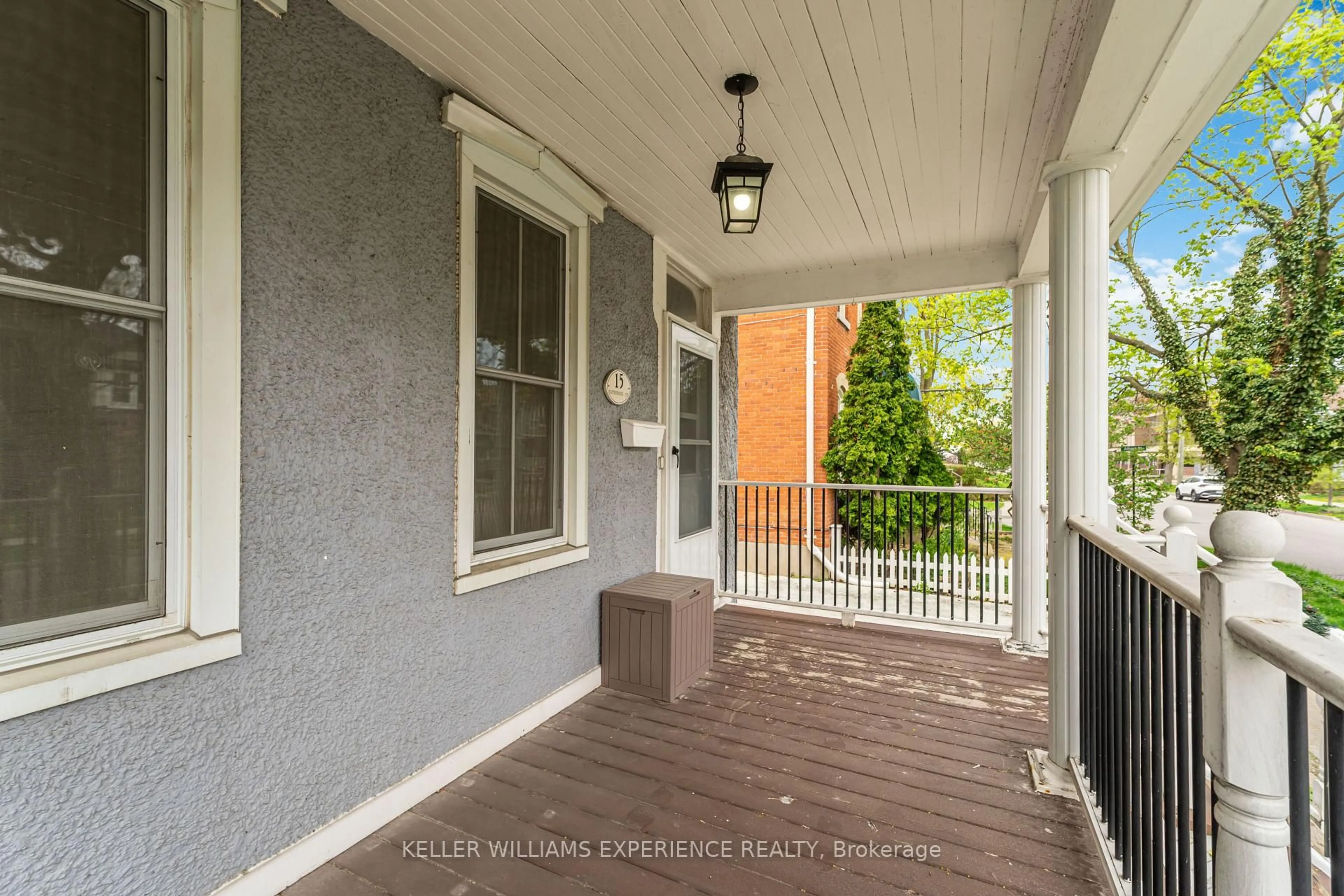 Unknown for 15 Catherine St, St. Catharines Ontario L2R 5E4