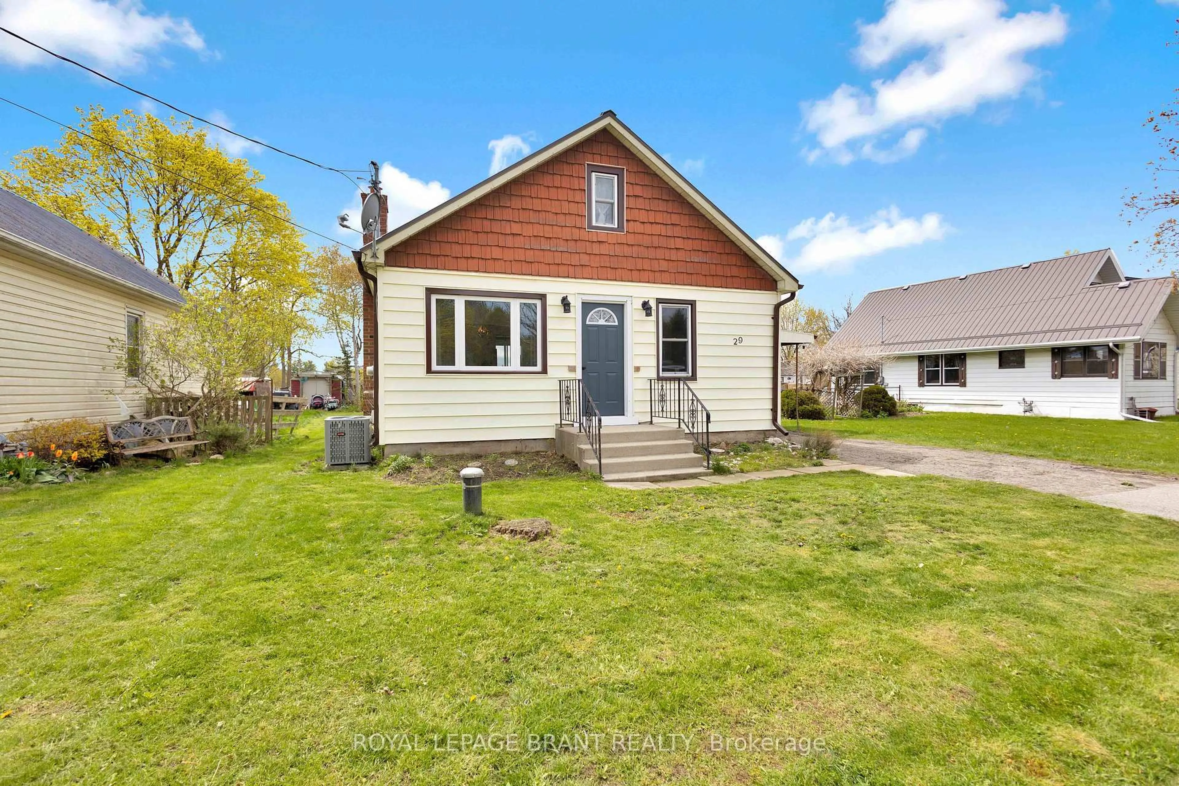 Home with vinyl exterior material, street for 29 Alexander St, Brant Ontario N0E 1A0