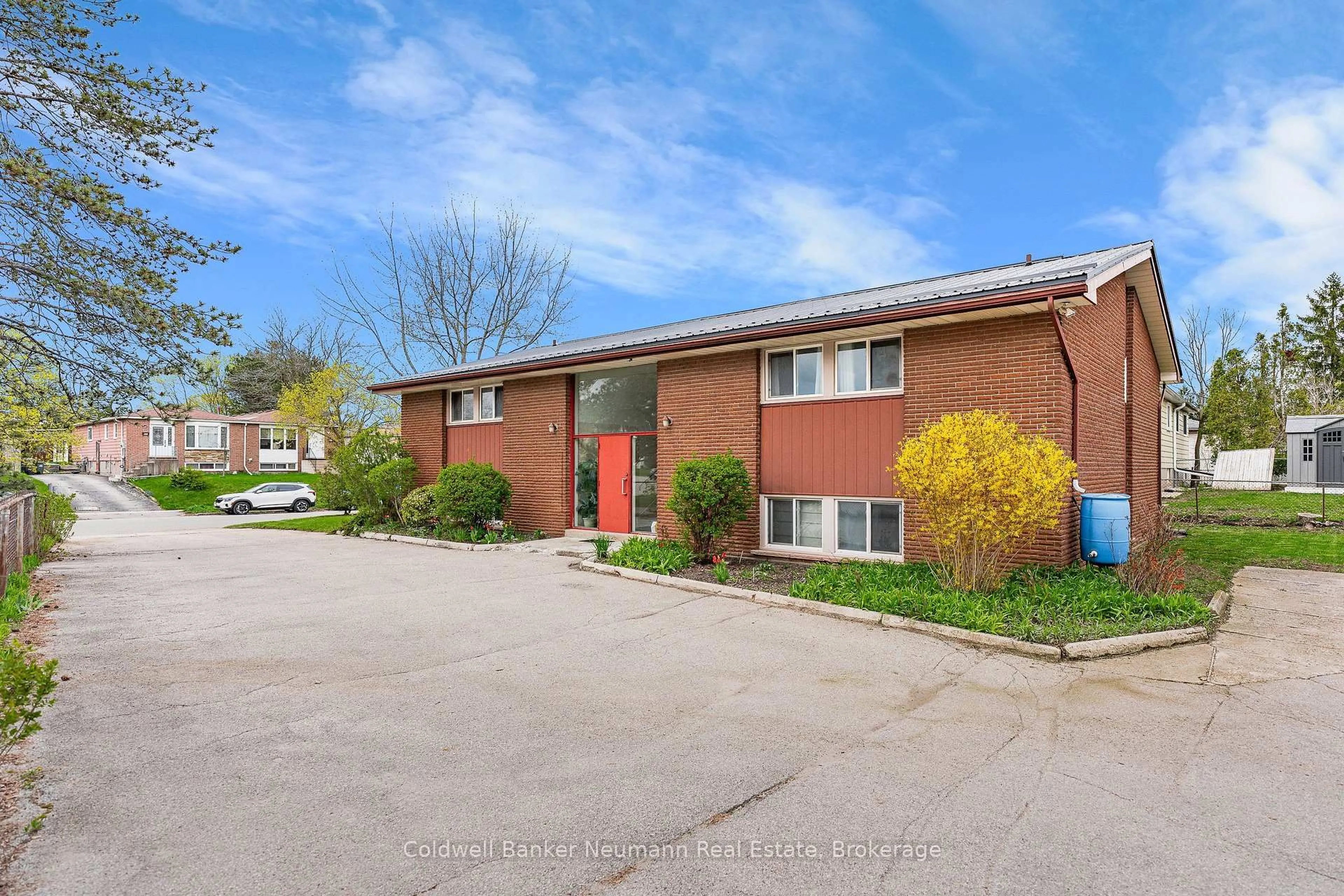 Unknown for 111 Conroy Cres, Guelph Ontario N1G 2V5