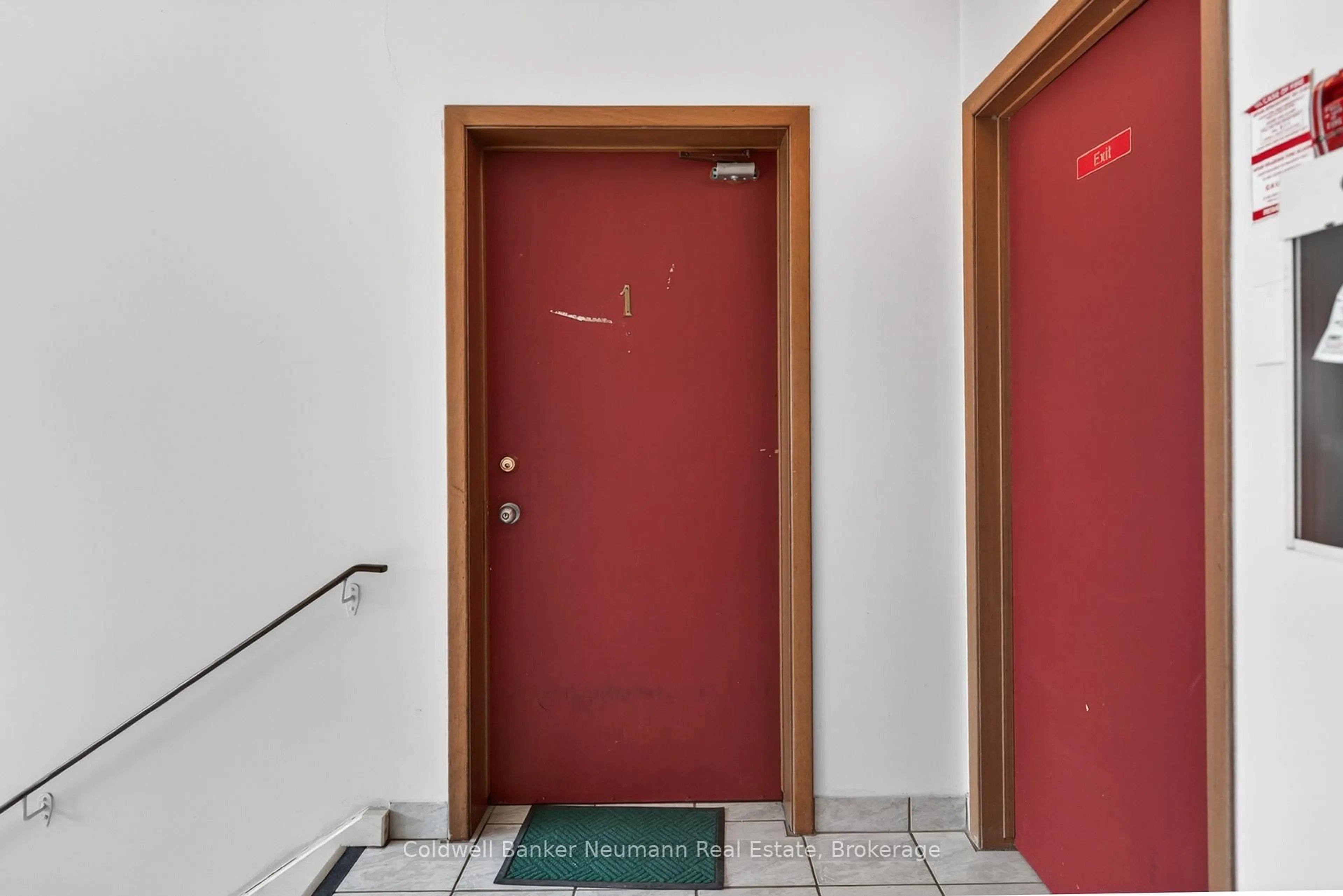 Indoor foyer for 111 Conroy Cres, Guelph Ontario N1G 2V5