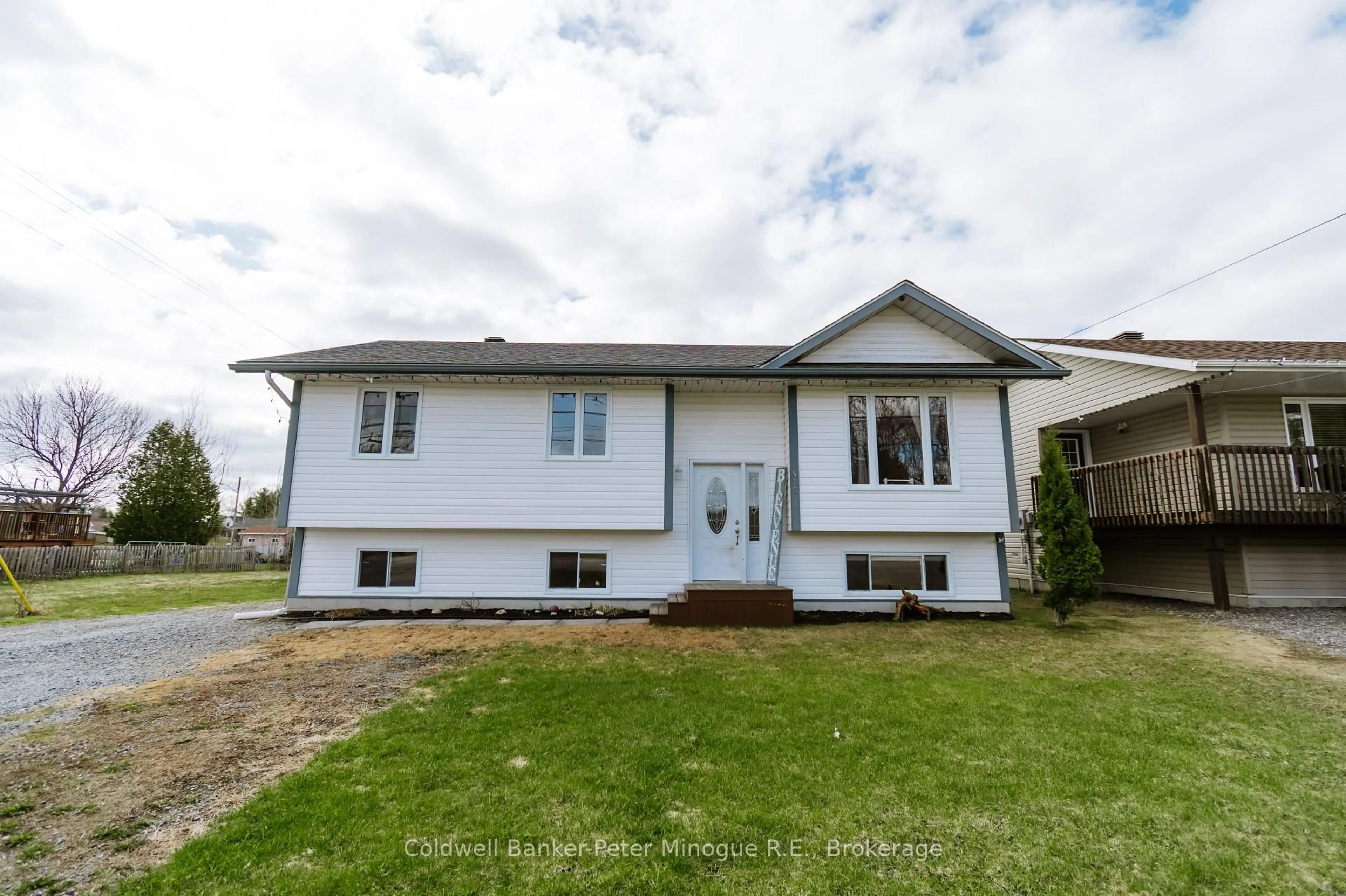 A pic from outside/outdoor area/front of a property/back of a property/a pic from drone, building for 518 Sabourin Rd, West Nipissing Ontario P2B 2P8