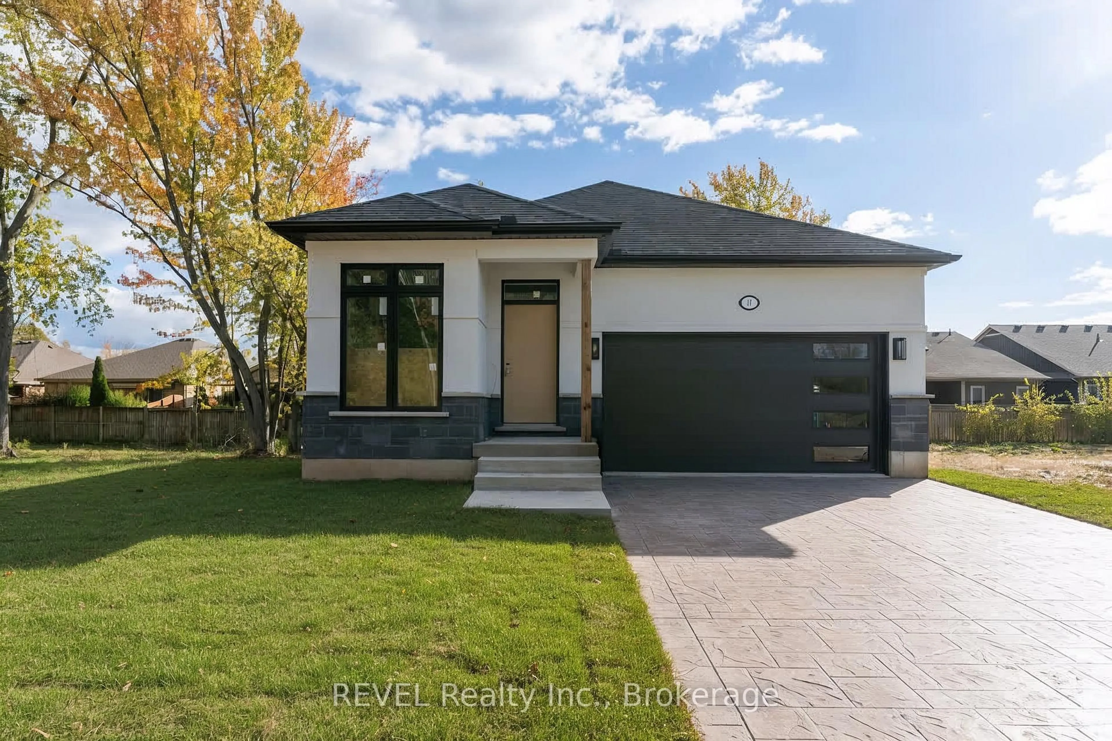 Home with brick exterior material, street for 11 Stickles St, Pelham Ontario L3C 3C3