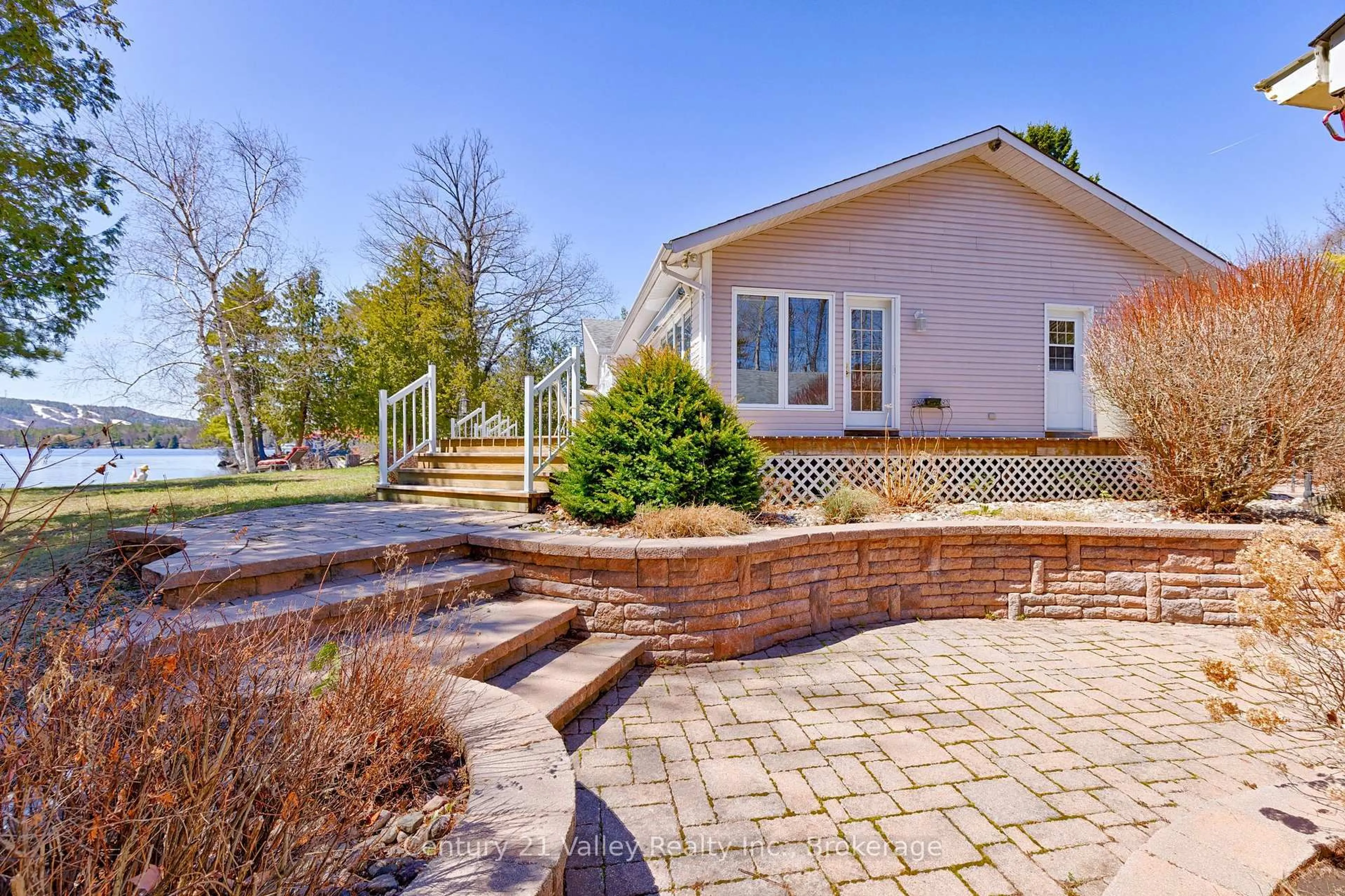 Home with brick exterior material, water/lake/river/ocean view for 5377 Calabogie Rd, Calabogie Ontario K0J 1H0