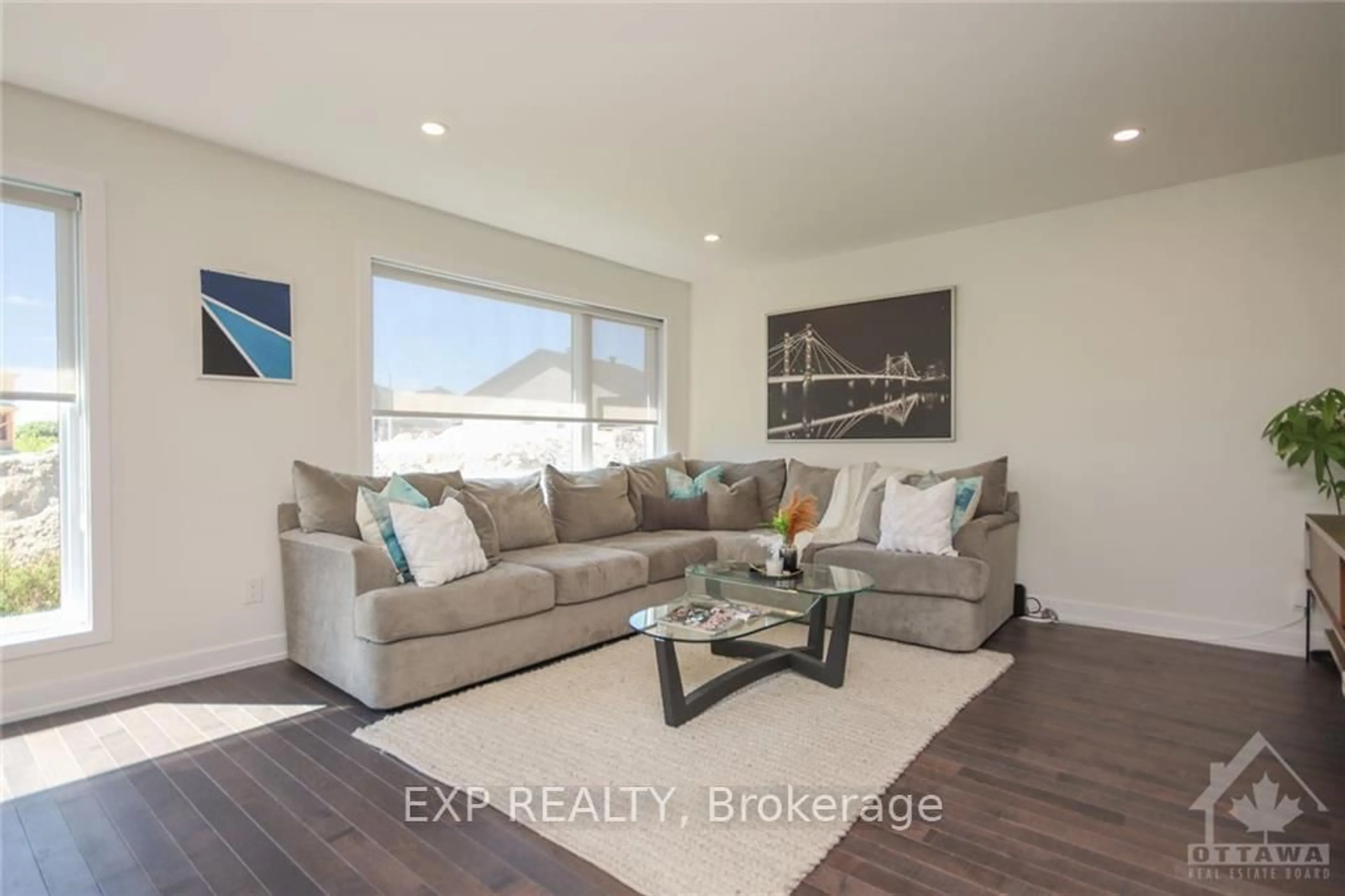 Living room with furniture, wood/laminate floor for 509 BARRAGE St, Casselman Ontario K0A 1M0