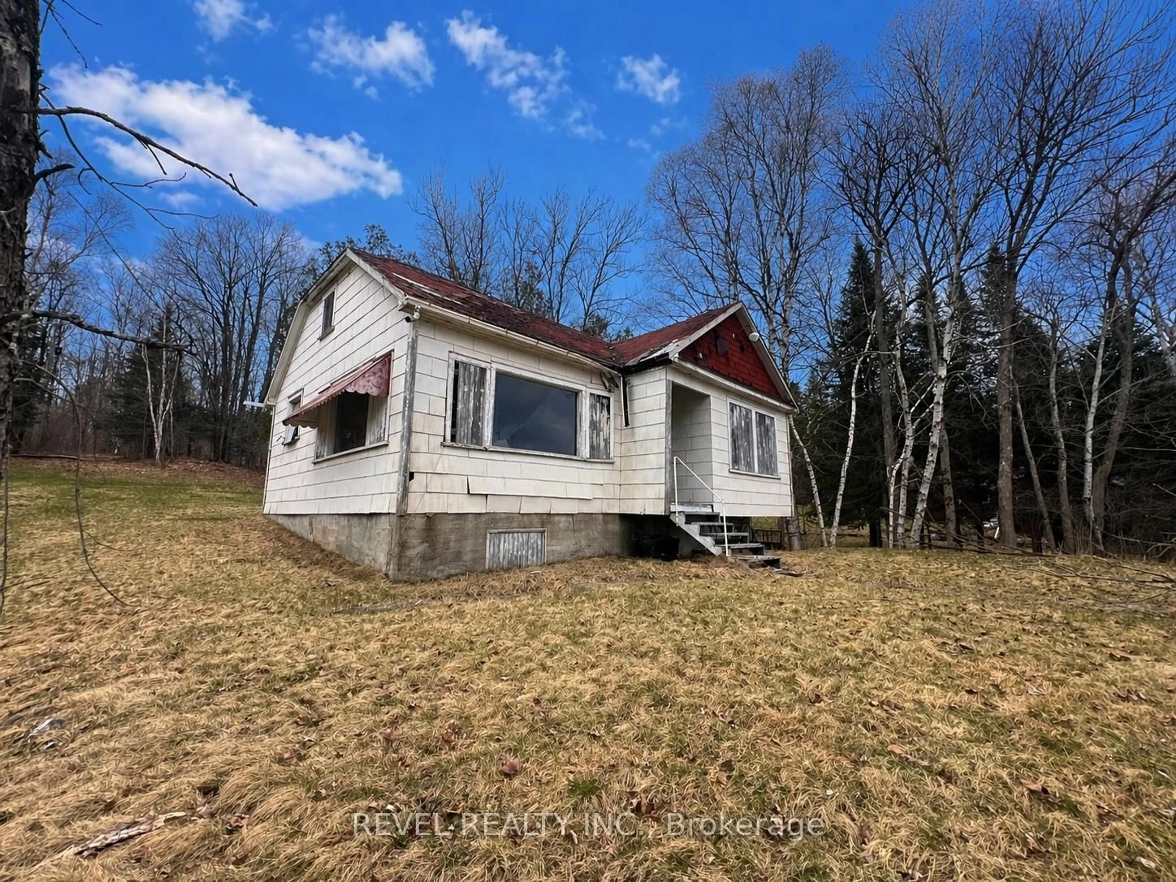 A pic from outside/outdoor area/front of a property/back of a property/a pic from drone, building for 80 Cove Rd, Armour Ontario P0A 1L0