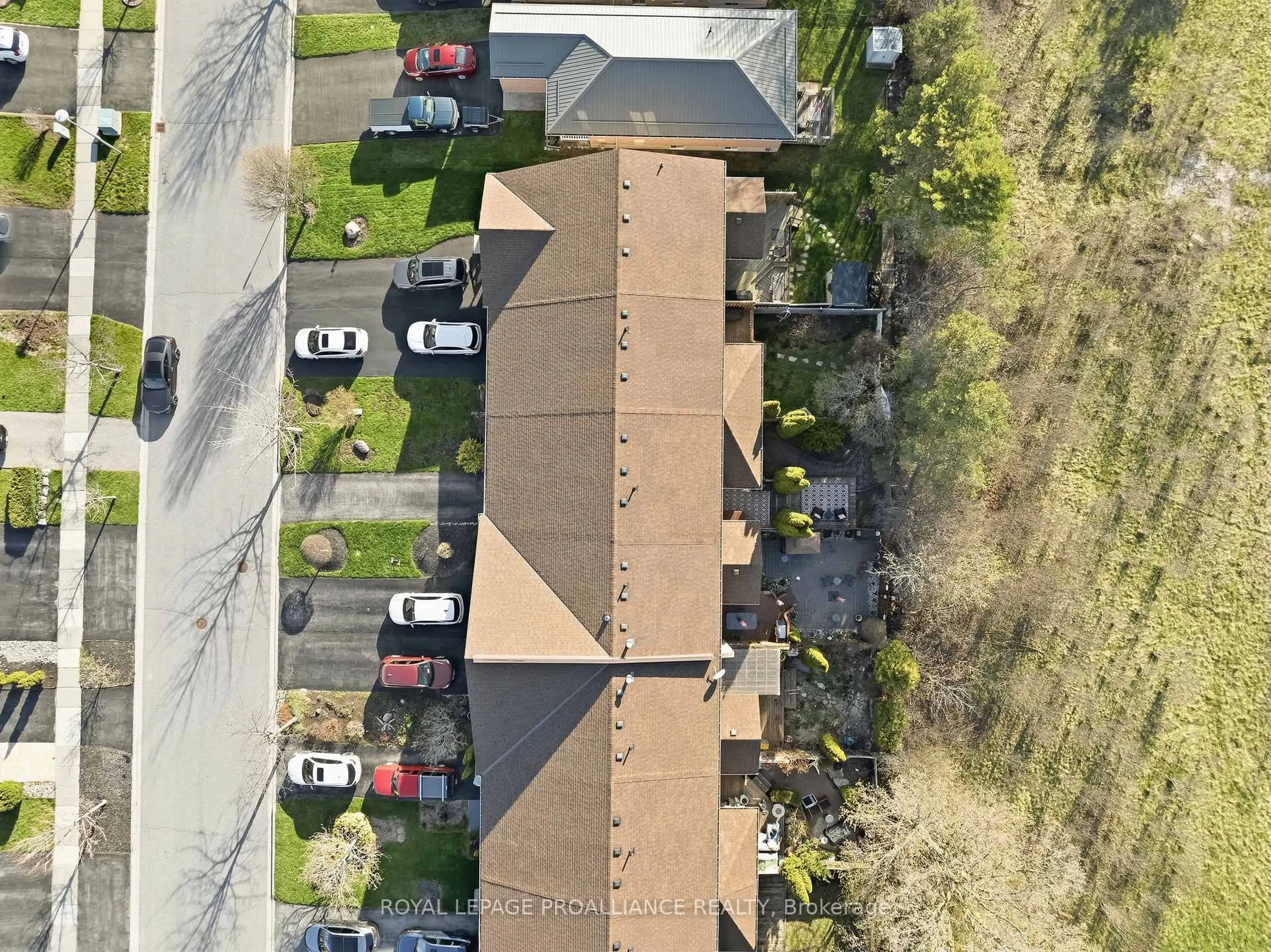 A pic from outside/outdoor area/front of a property/back of a property/a pic from drone, street for 114 Trefusis St, Port Hope Ontario L1A 4J3