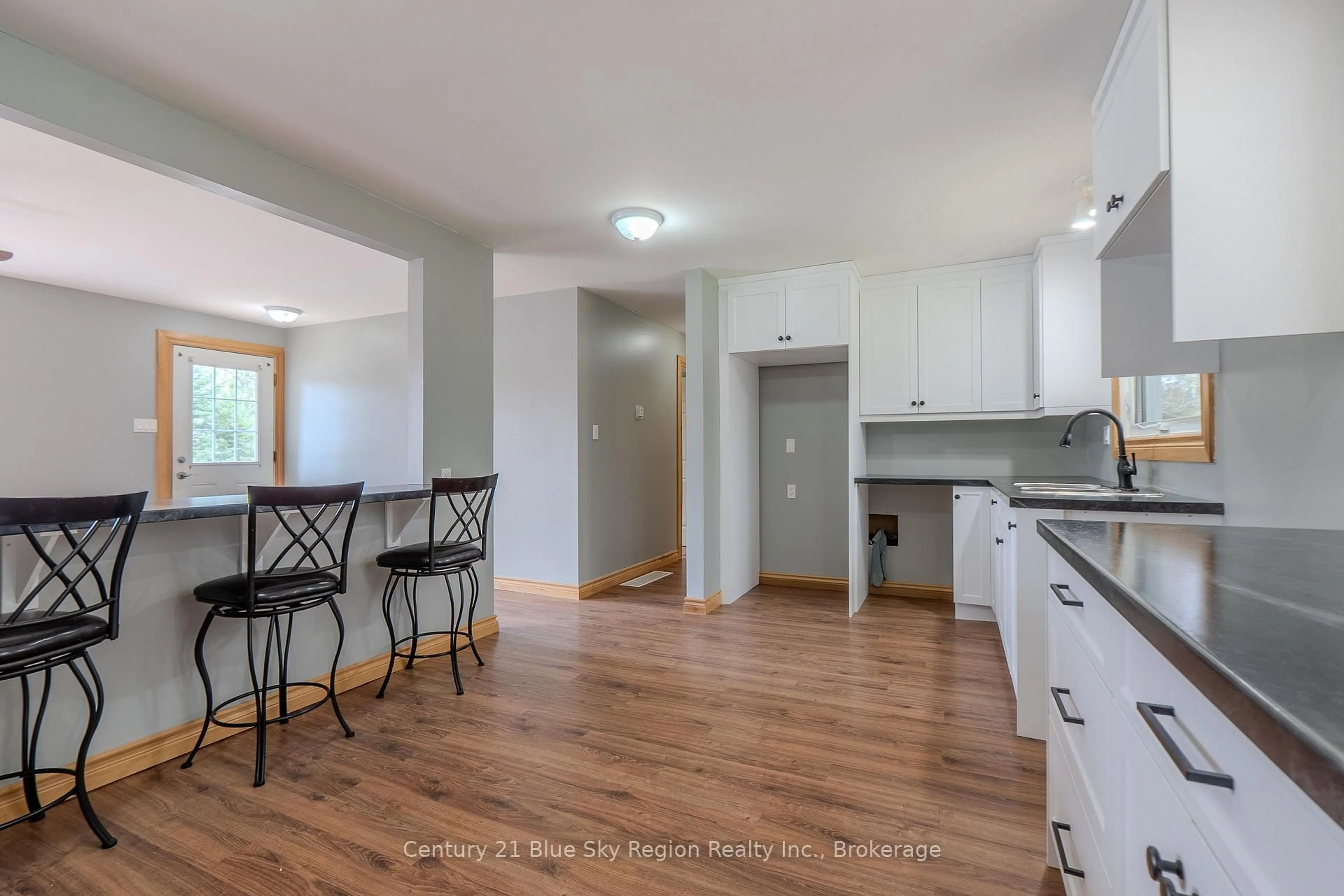 Open concept kitchen, unknown for 9510 Highway 63, Unorganized Townships Ontario P0H 2A0