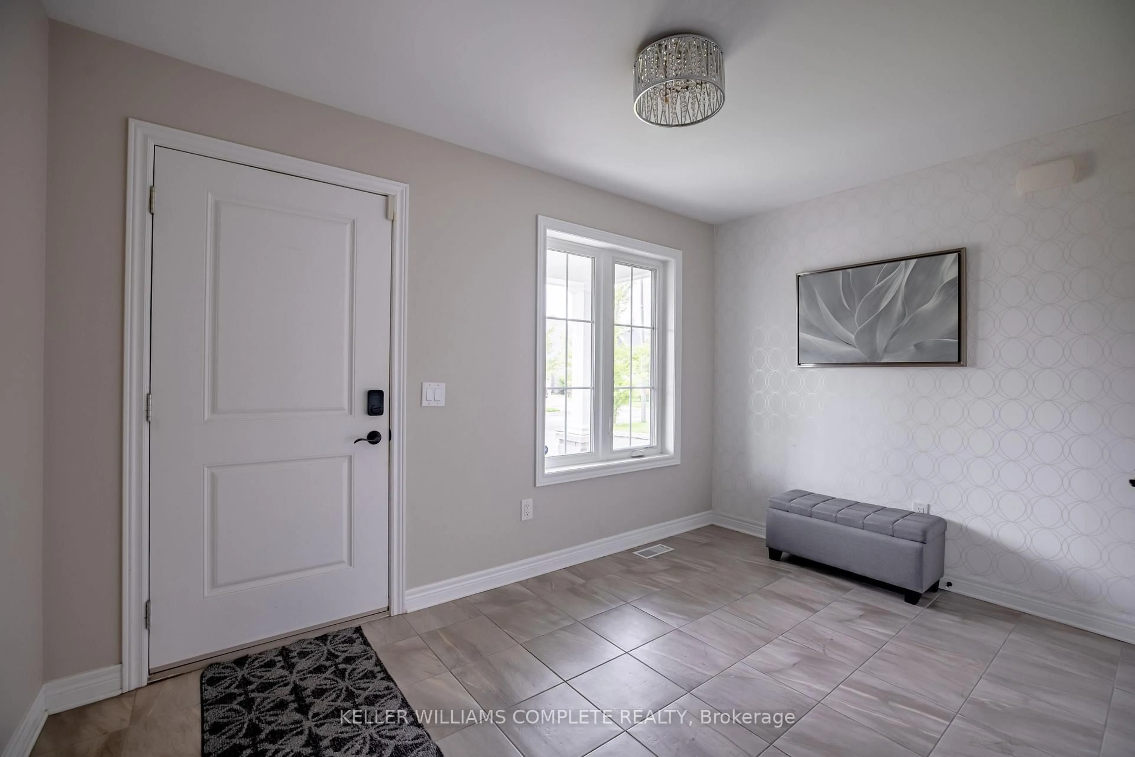 Indoor entryway for 18 Secord St, Thorold Ontario L0S 1K0