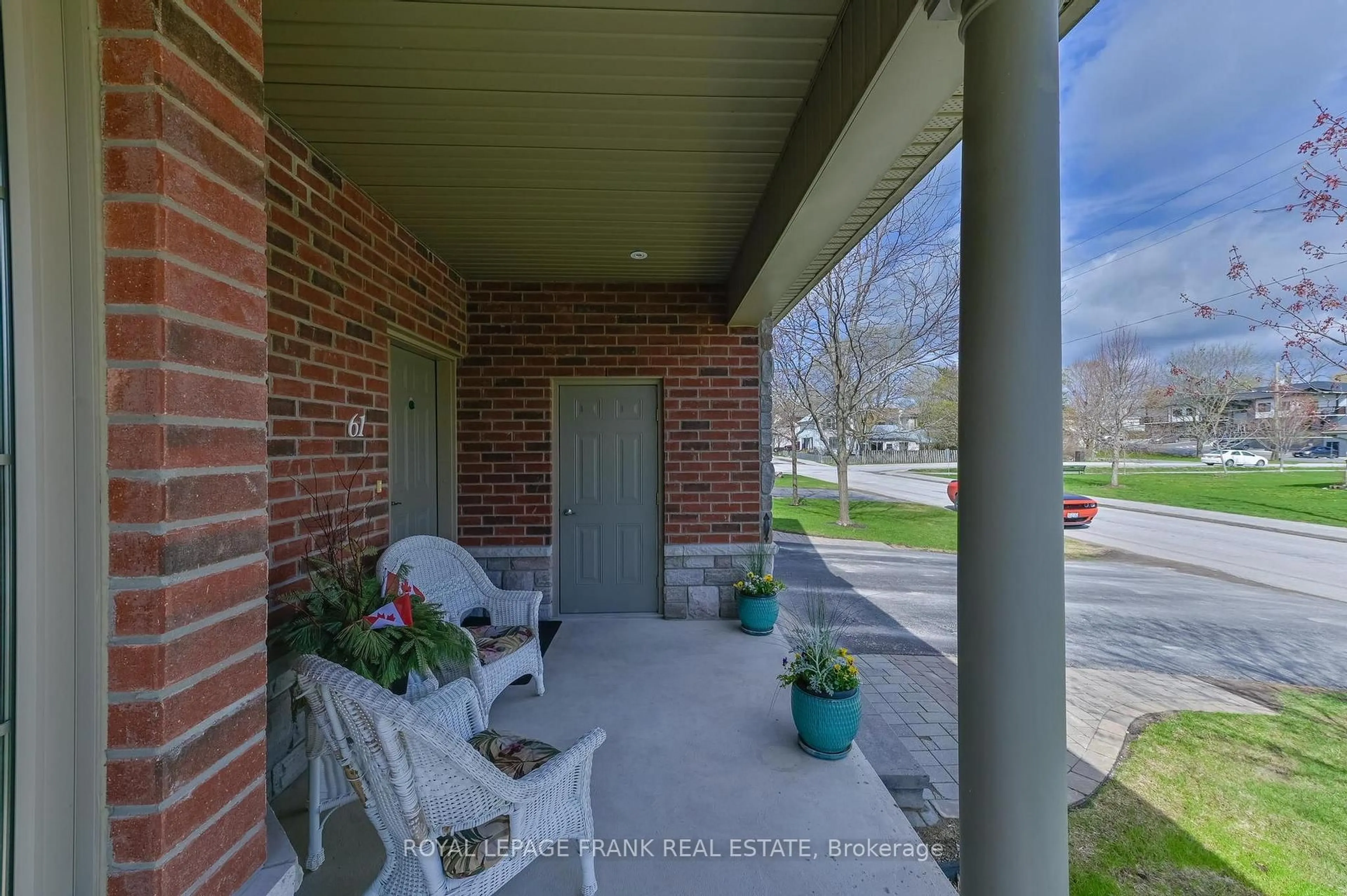 Patio, street for 61 Reid St, Selwyn Ontario K0L 2H0