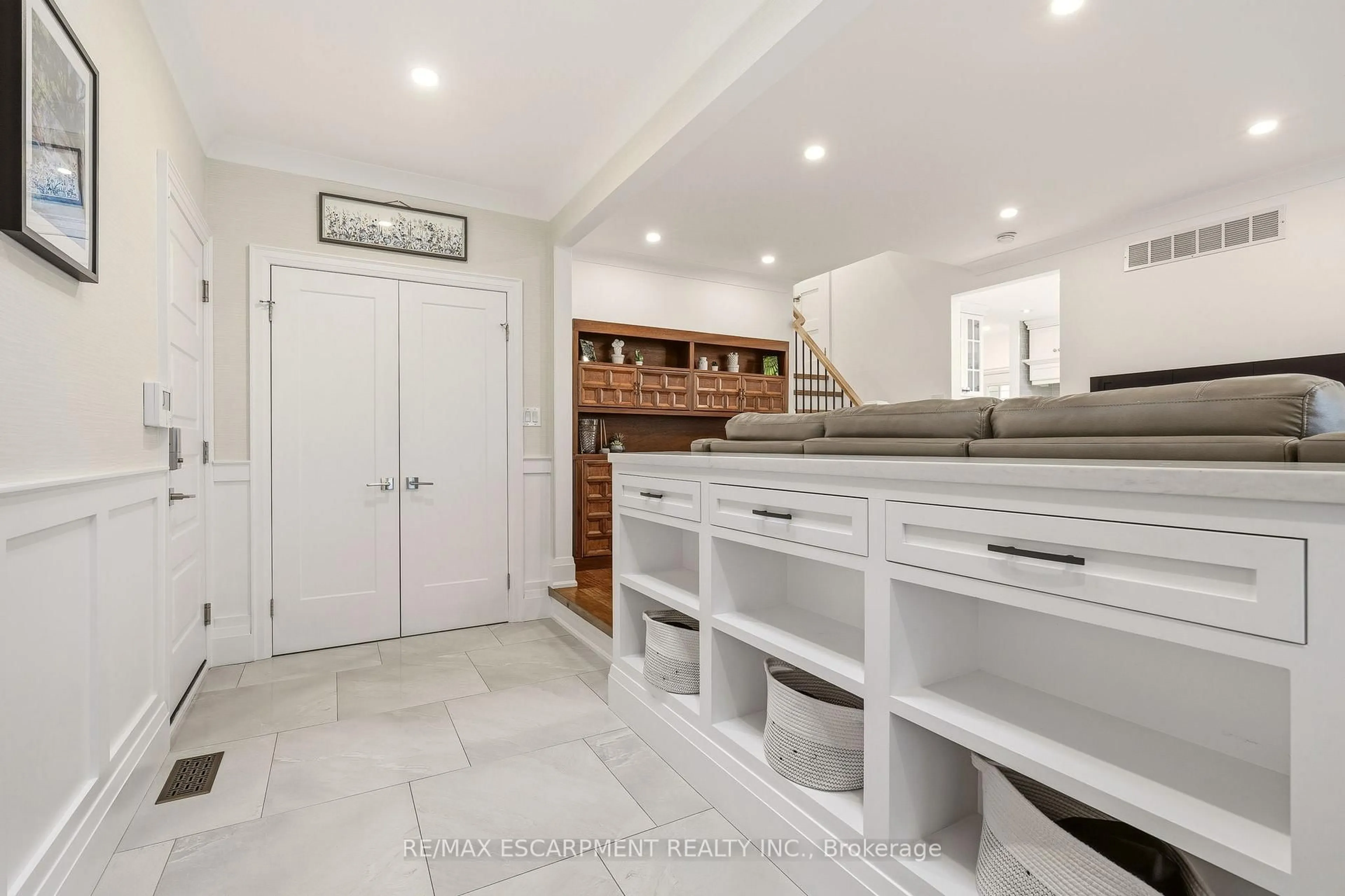Laundry room for 20 AUDUBON St, Hamilton Ontario L8J 1J7