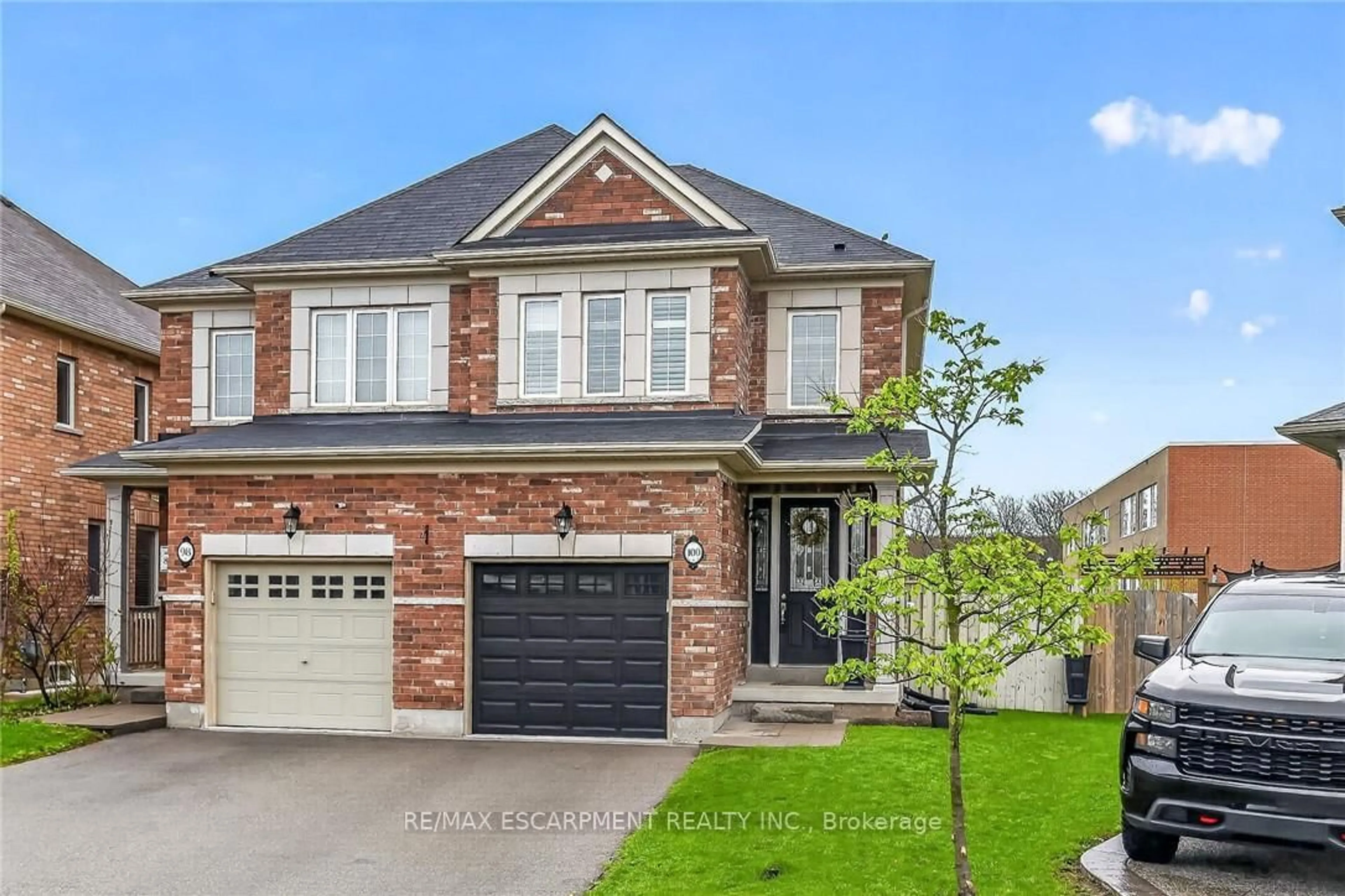 Home with brick exterior material, street for 100 Narbonne Cres, Hamilton Ontario L8J 0J6