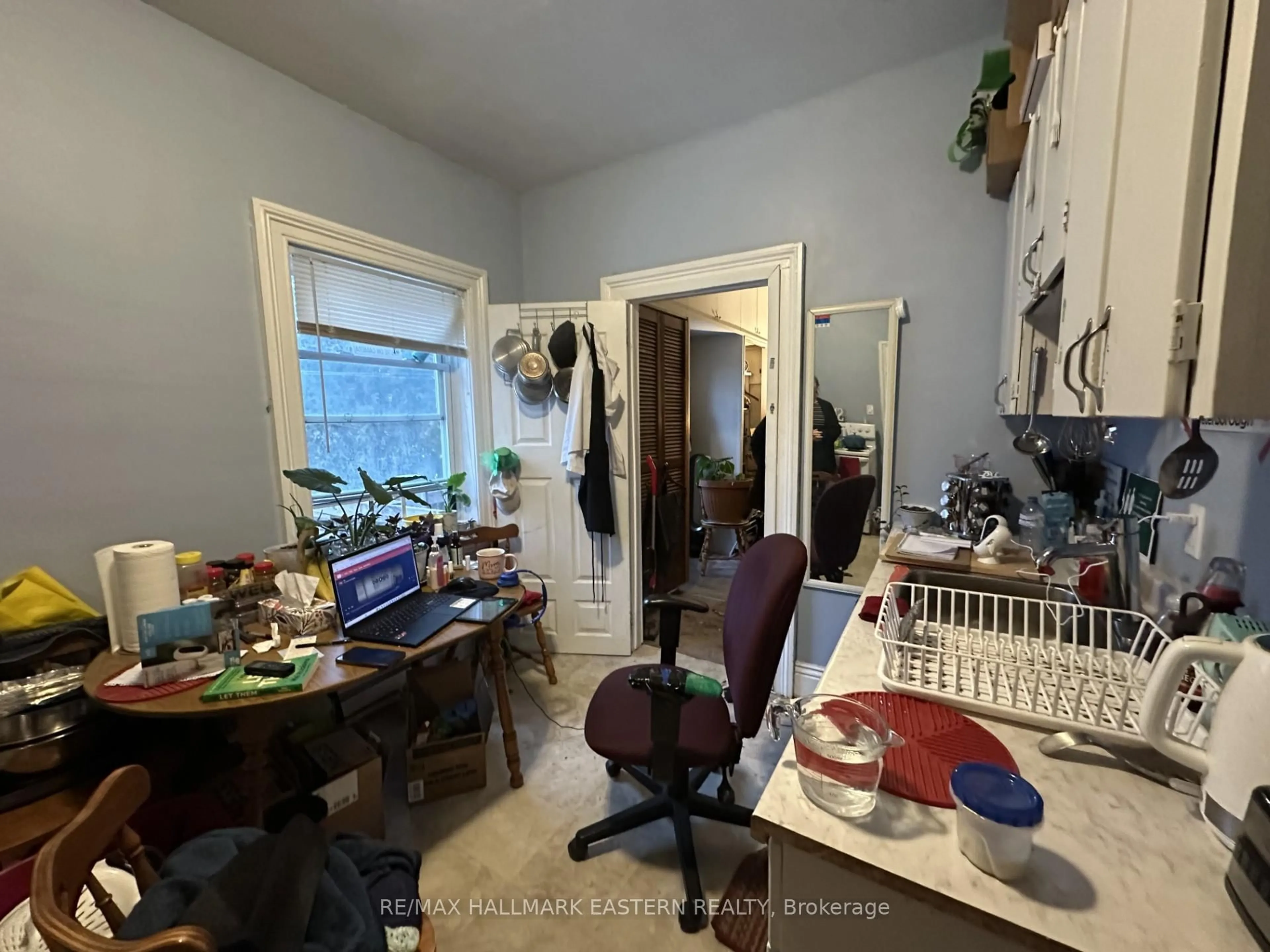 A pic of a room for 287 Stewart St, Peterborough Ontario K9J 3N2