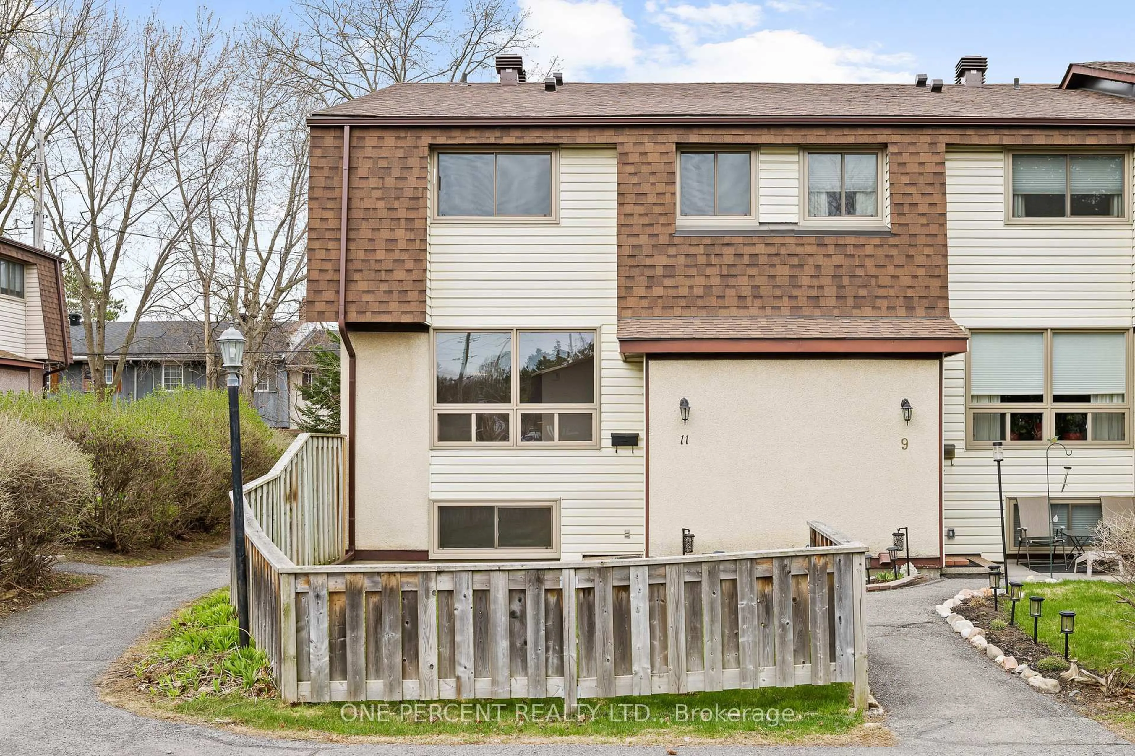 Unknown for 2640 Draper Ave #11, Ottawa Ontario K2H 8V3
