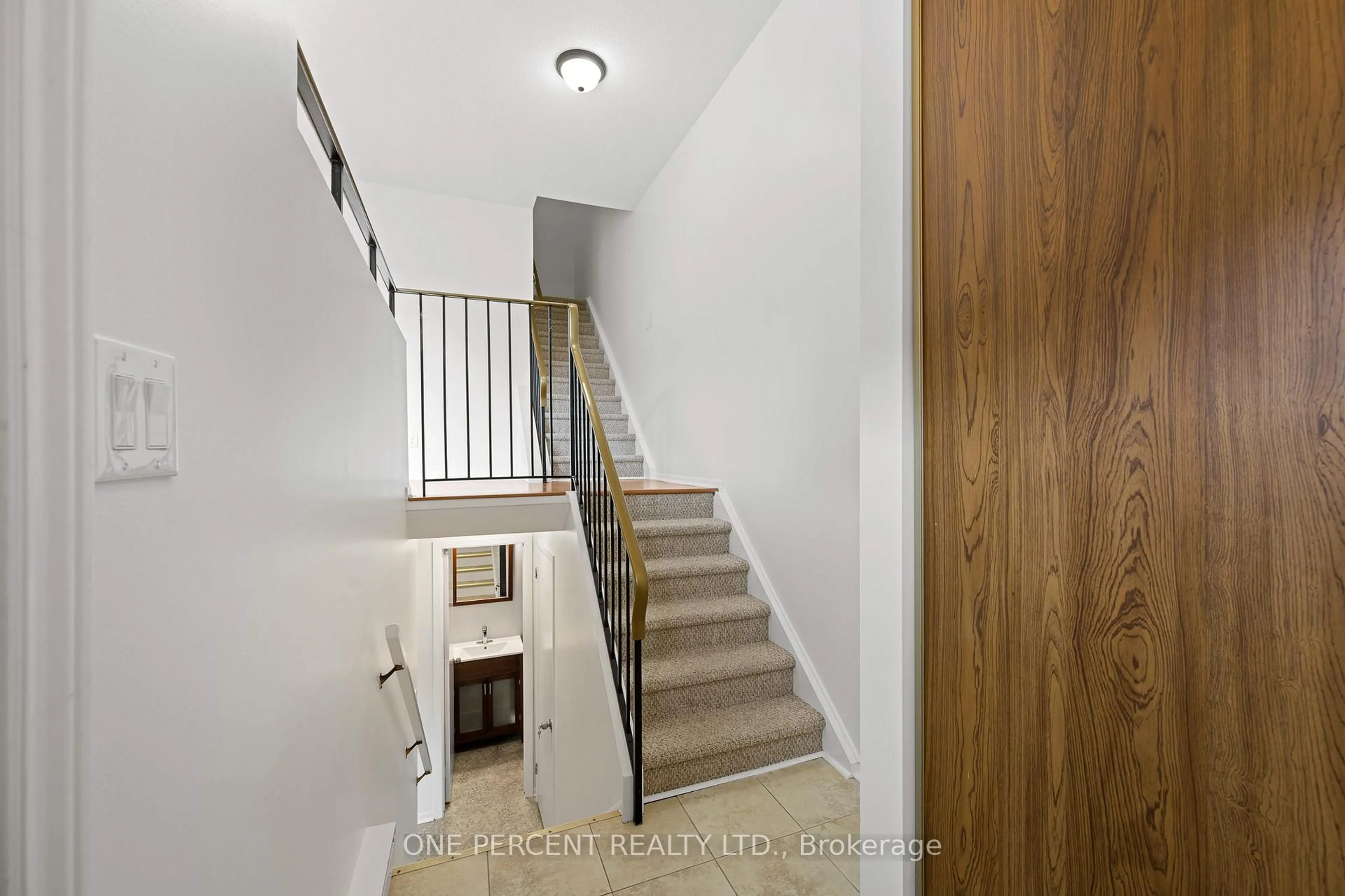 Stairs for 2640 Draper Ave #11, Ottawa Ontario K2H 8V3