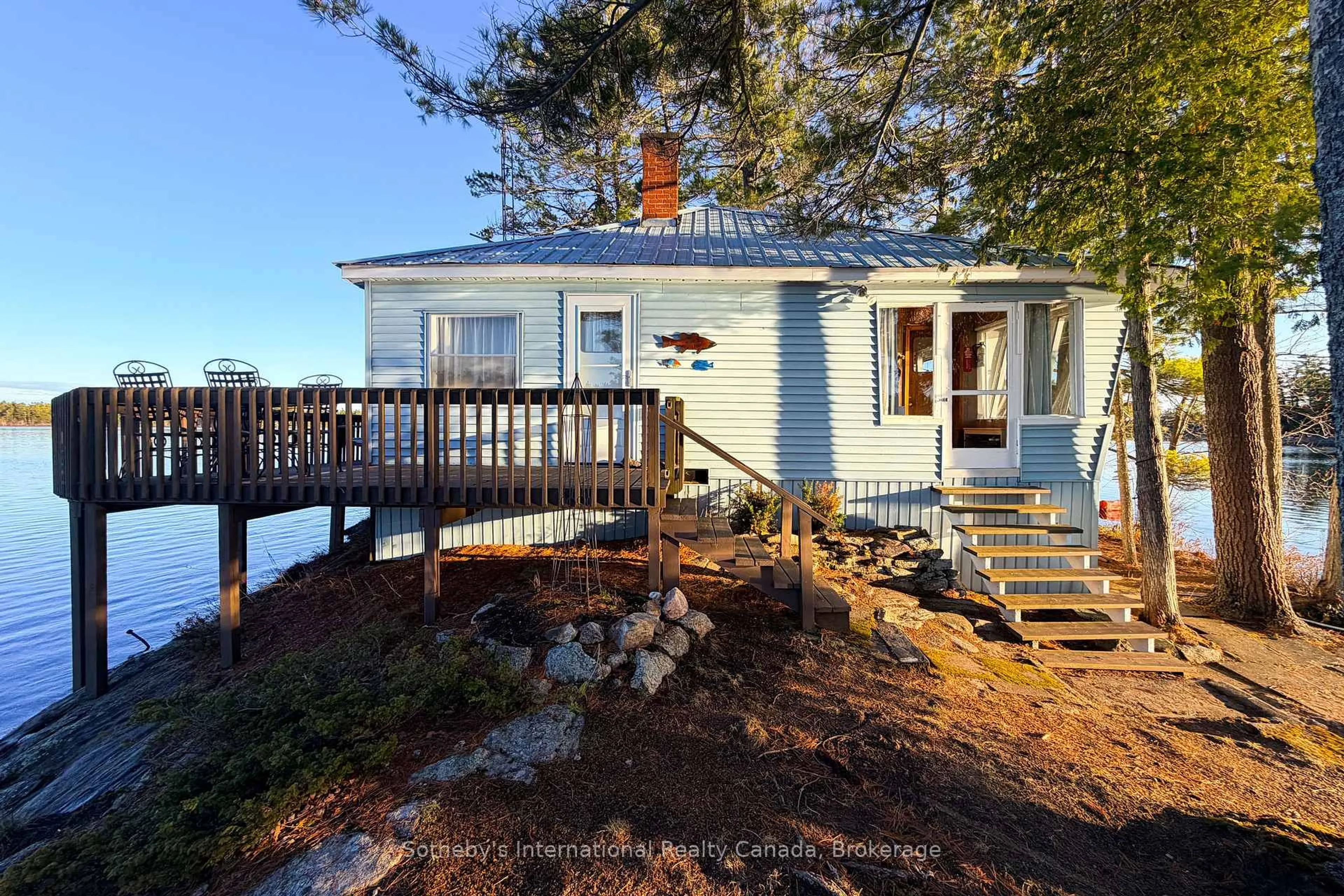 A pic from outside/outdoor area/front of a property/back of a property/a pic from drone, water/lake/river/ocean view for 1 1KL - Retlaw Island Kahshe Lake, Gravenhurst Ontario P0E 1G0
