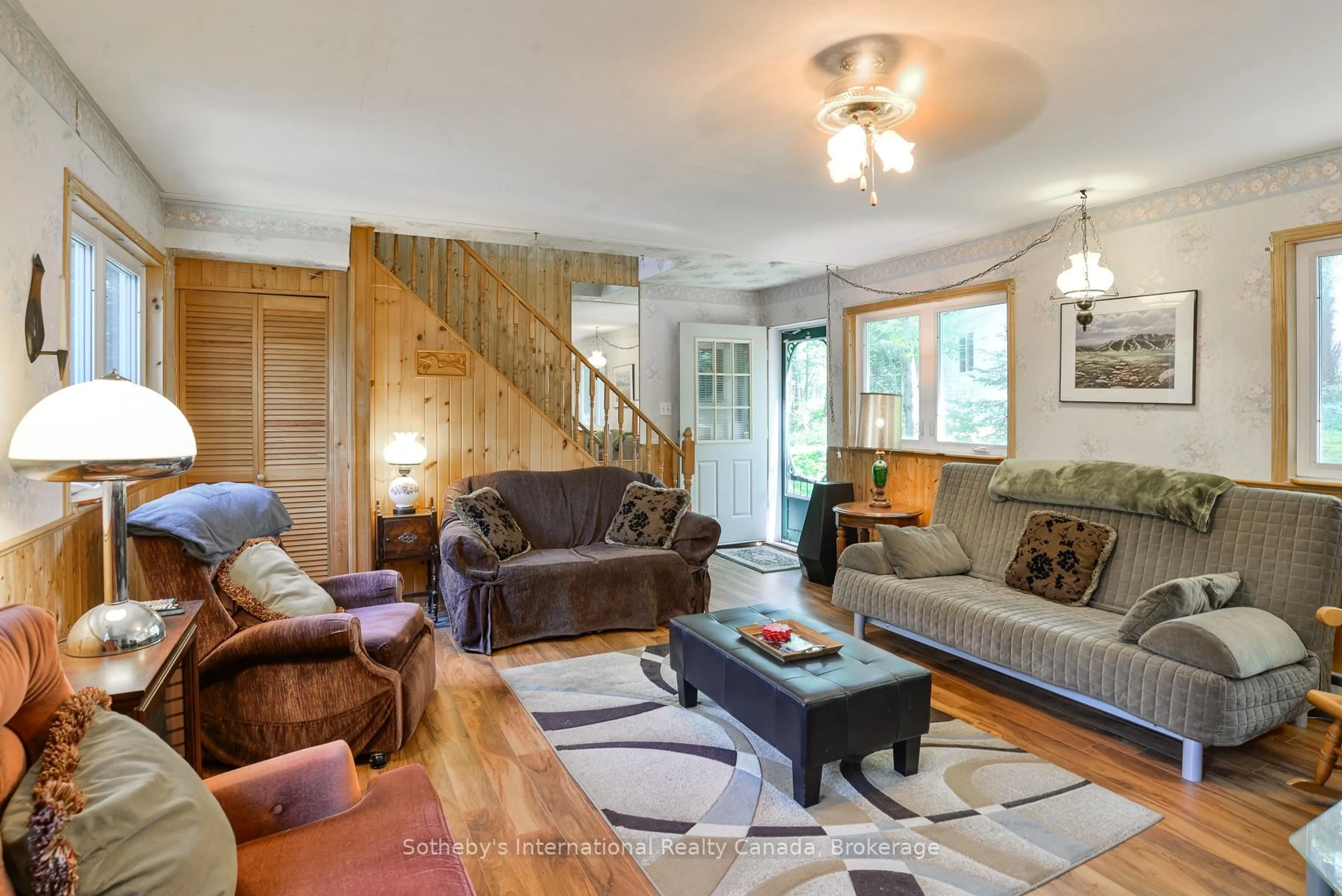 Living room with furniture, unknown for 1145 South Morrison Lake Rd, Gravenhurst Ontario P0E 1G0