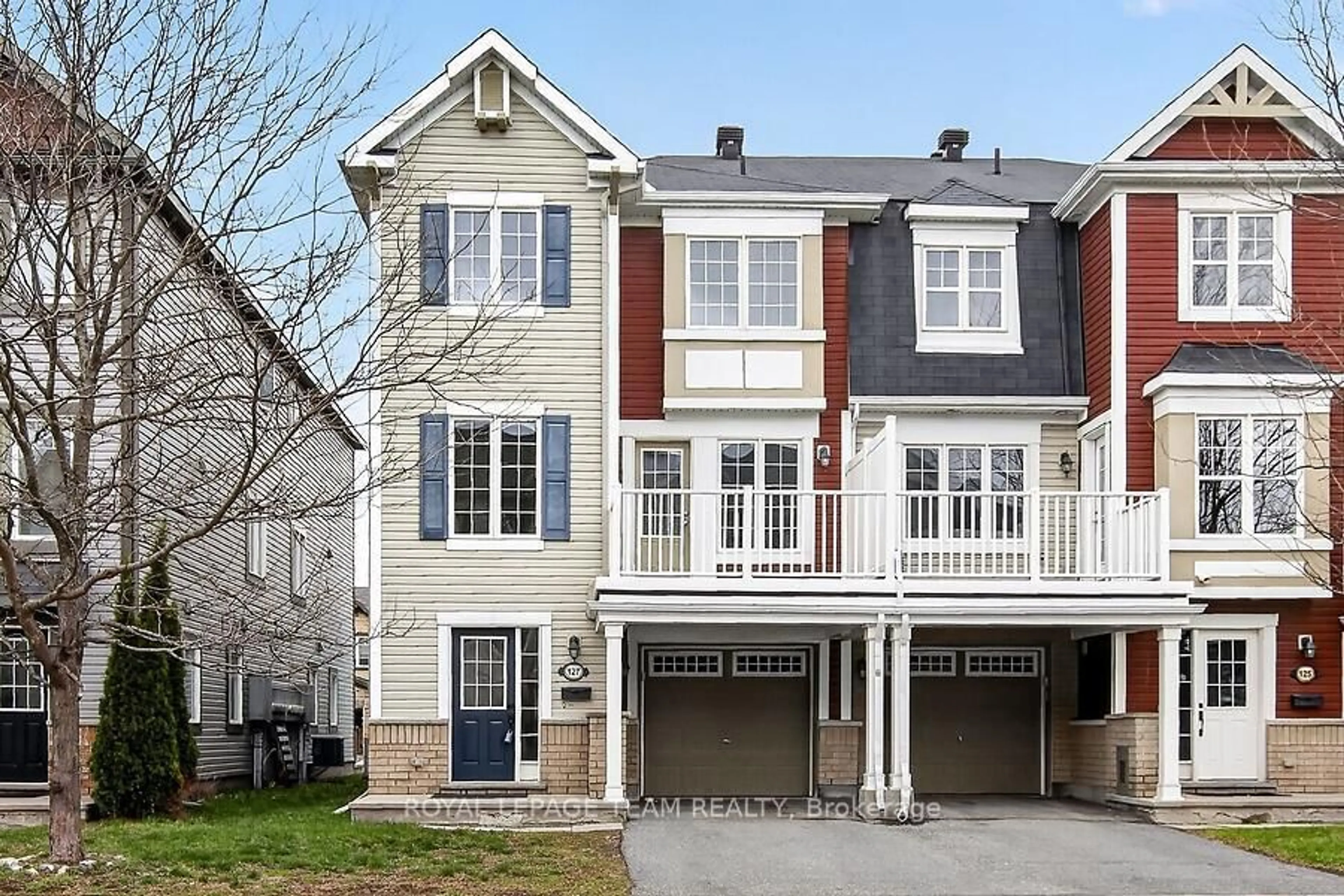 Home with vinyl exterior material, street for 127 Grenadine St, Stittsville Ontario K2S 0P1
