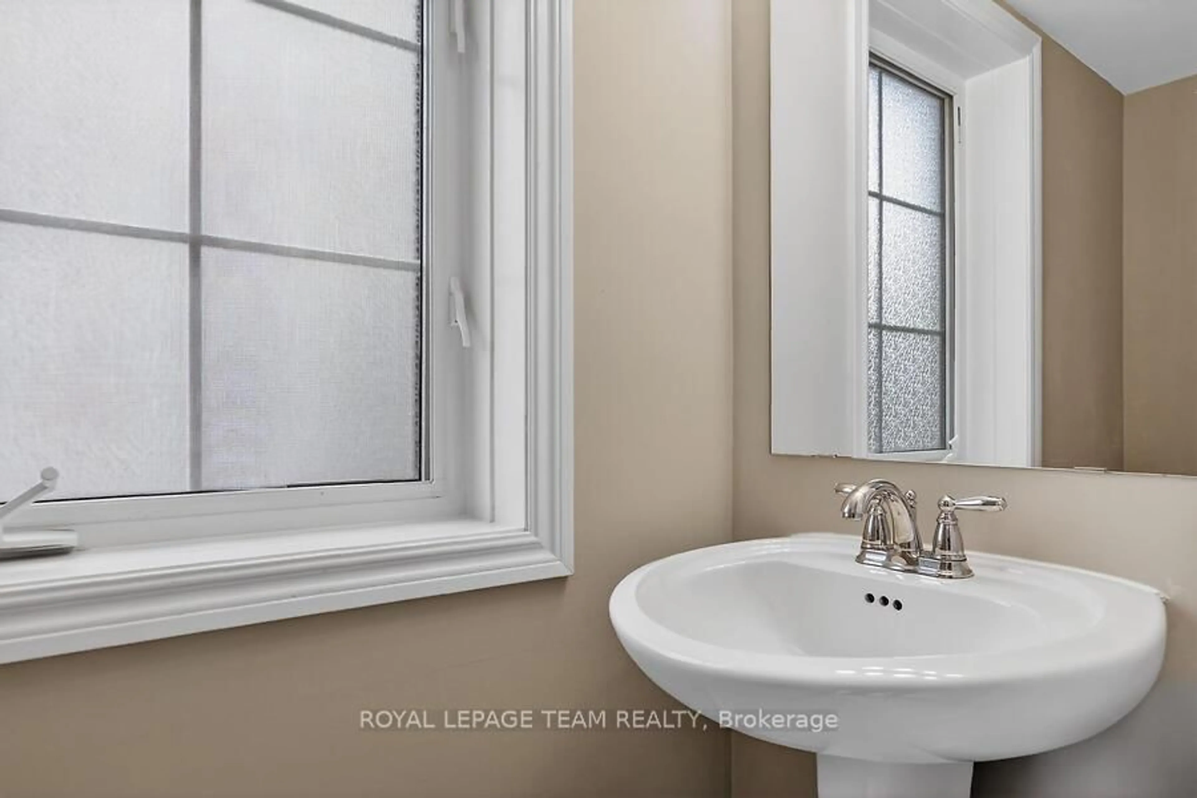 Standard bathroom, ceramic/tile floor for 127 Grenadine St, Stittsville Ontario K2S 0P1